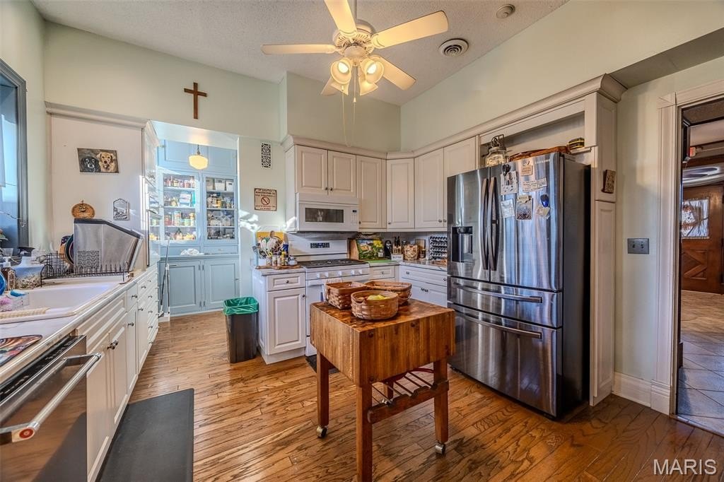 Lebanon, Missouri, 65536, United States, 3 Bedrooms Bedrooms, ,4 BathroomsBathrooms,Residential,For Sale,2017638