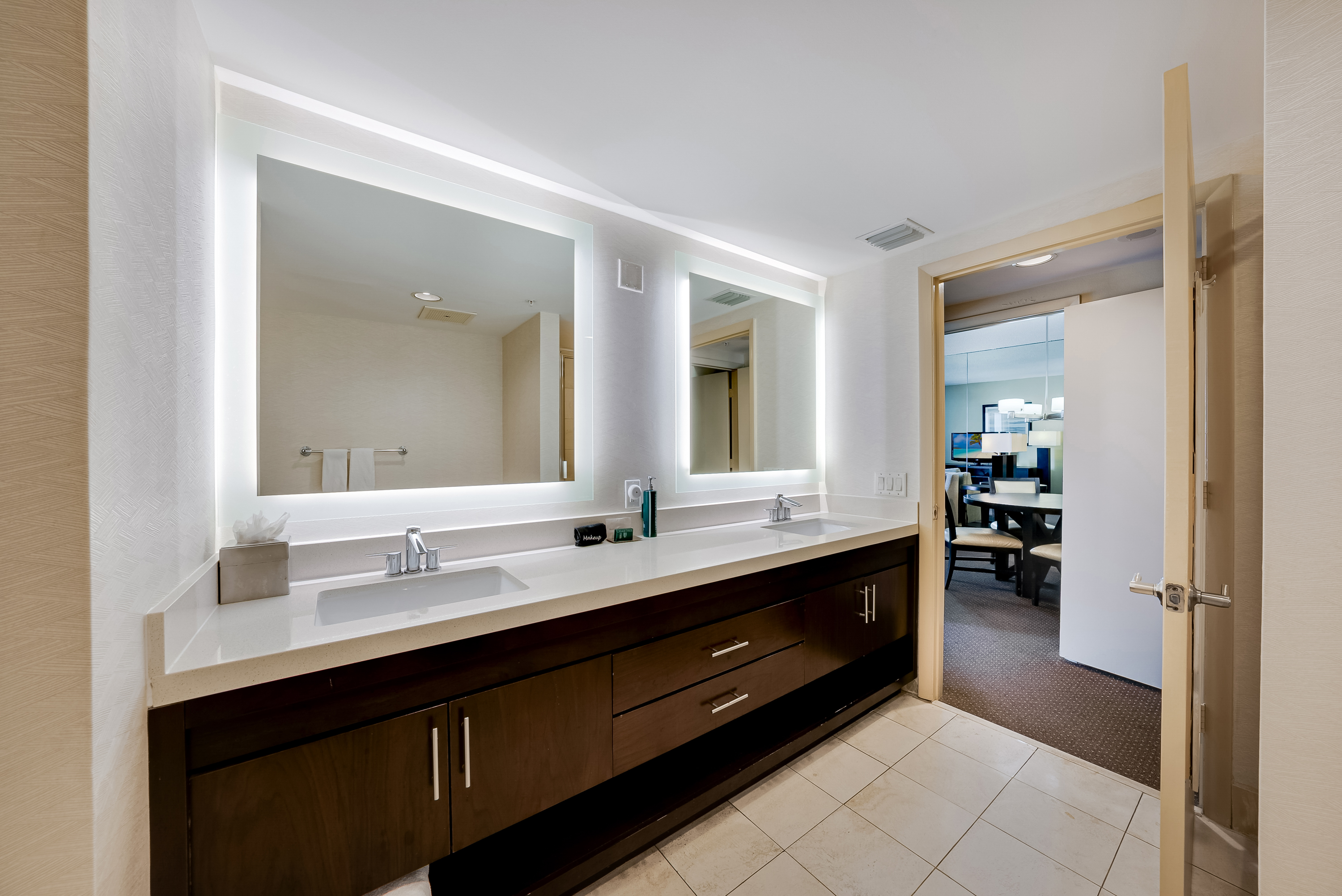  17375 Collins Ave, Sunny Isles Beach, FL, 33160 - 物件實景