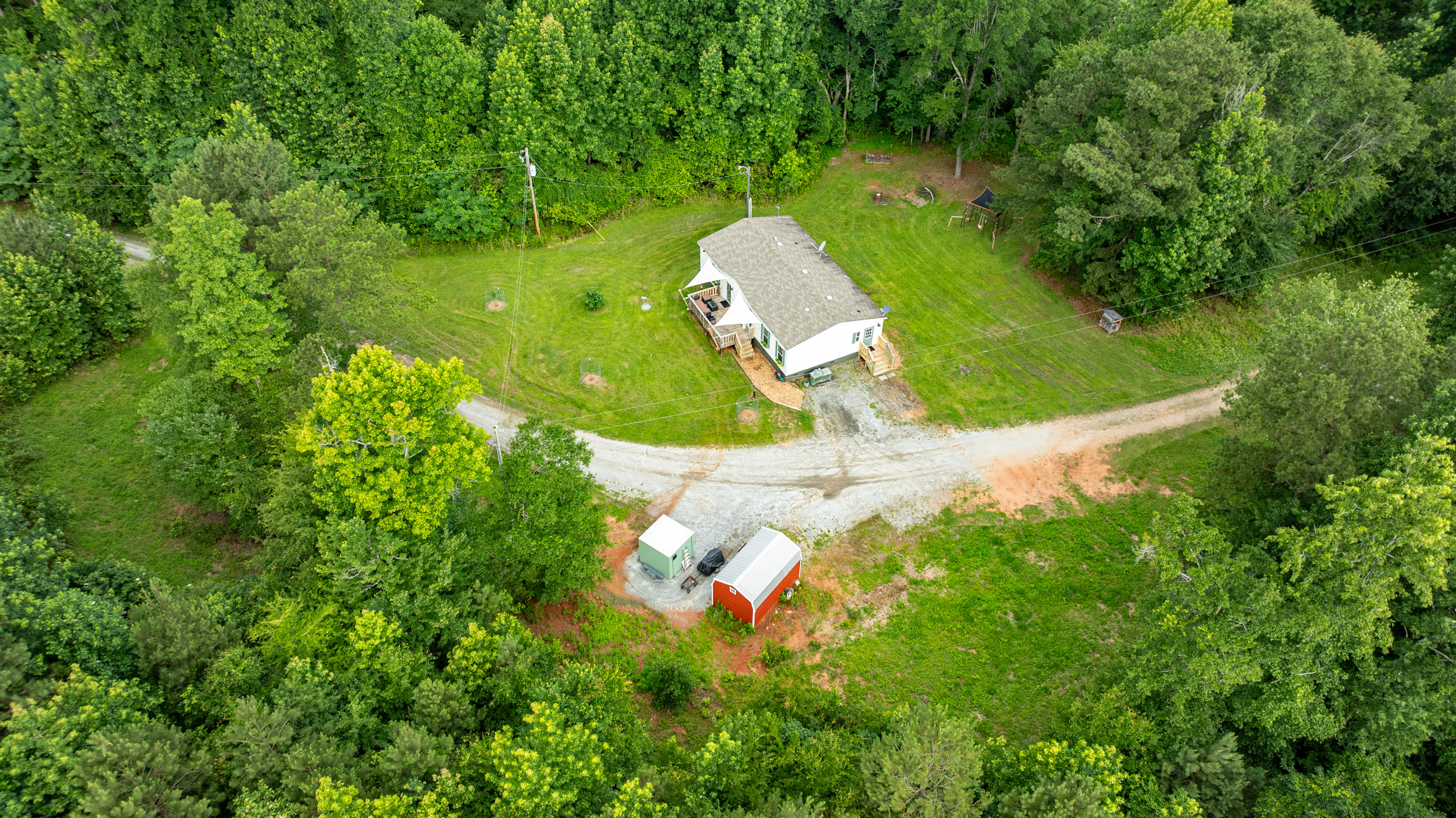  Completely Refreshed Home on Five Private Acres - 物件實景