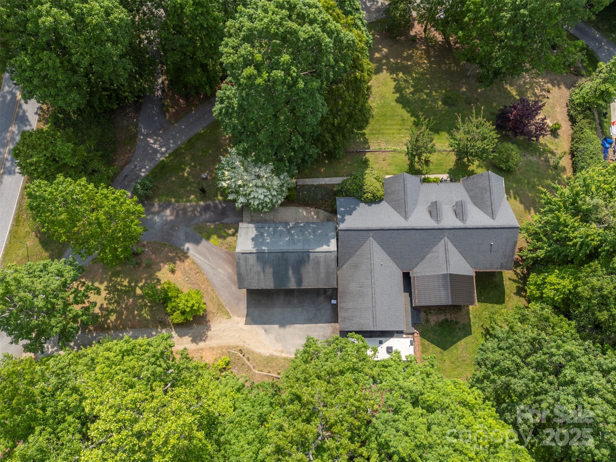 Zirconia, North Carolina, 28790, United States, 3 Bedrooms Bedrooms, ,2 BathroomsBathrooms,Residential,For Sale,1827884