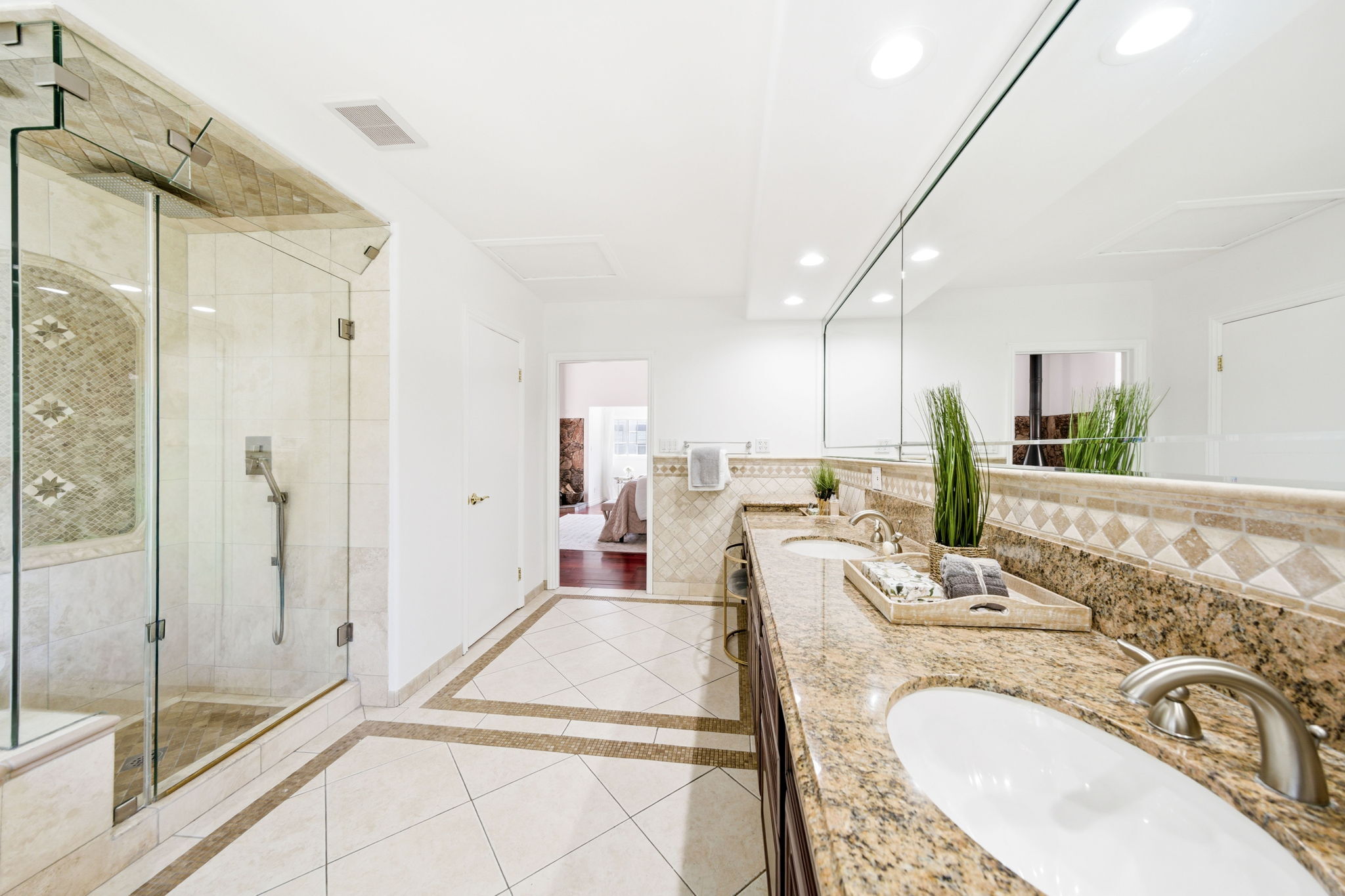  4115 Laurelgrove Ave - 物件實景