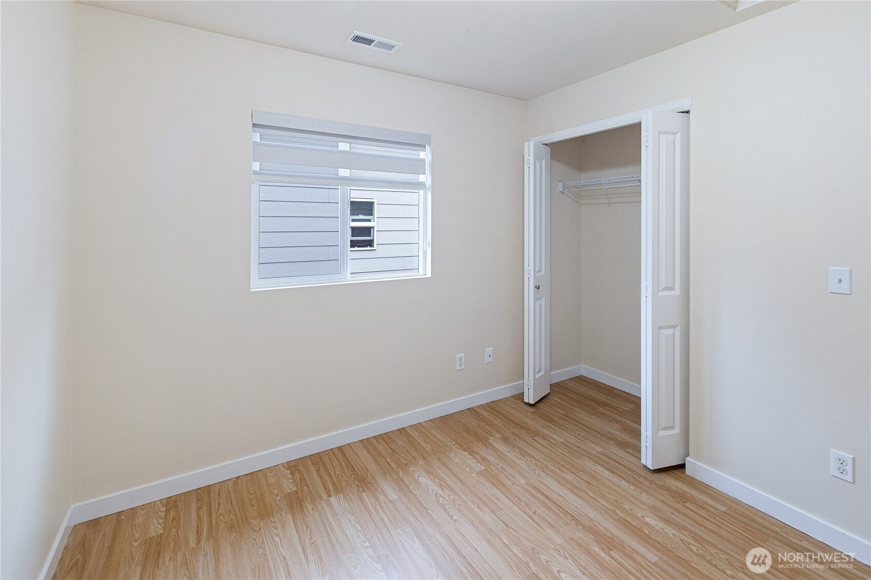 Kent, Washington, 98042, United States, 4 Bedrooms Bedrooms, ,3 BathroomsBathrooms,Residential,For Sale,1987043