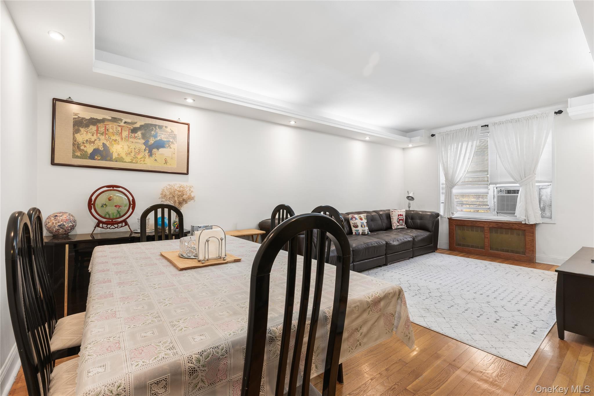Rego Park, New York, 11374, United States, 3 Bedrooms Bedrooms, ,2 BathroomsBathrooms,Residential,For Sale,1992831