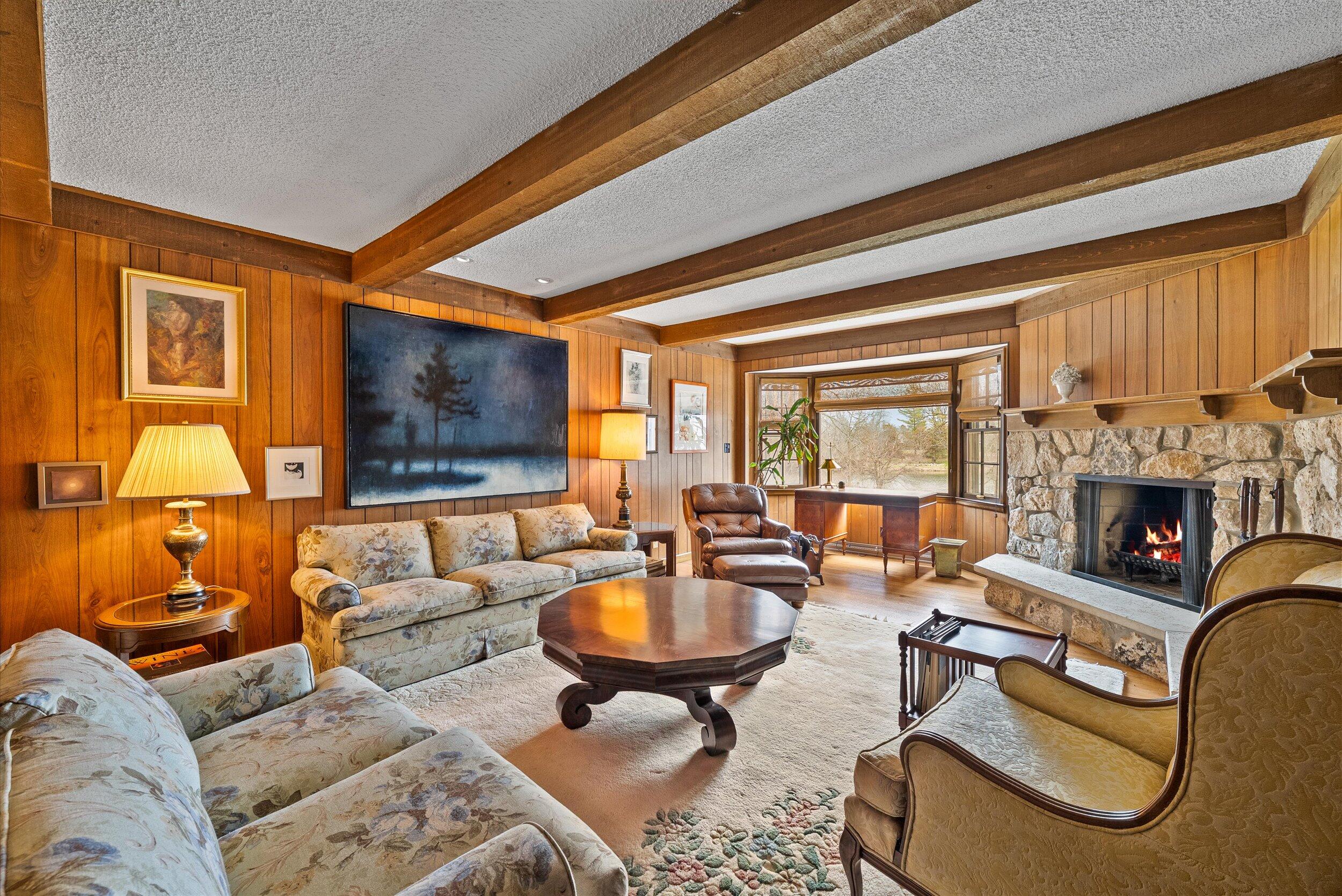 Mequon, Wisconsin, 53097, United States, 5 Bedrooms Bedrooms, ,5 BathroomsBathrooms,Residential,For Sale,1907648