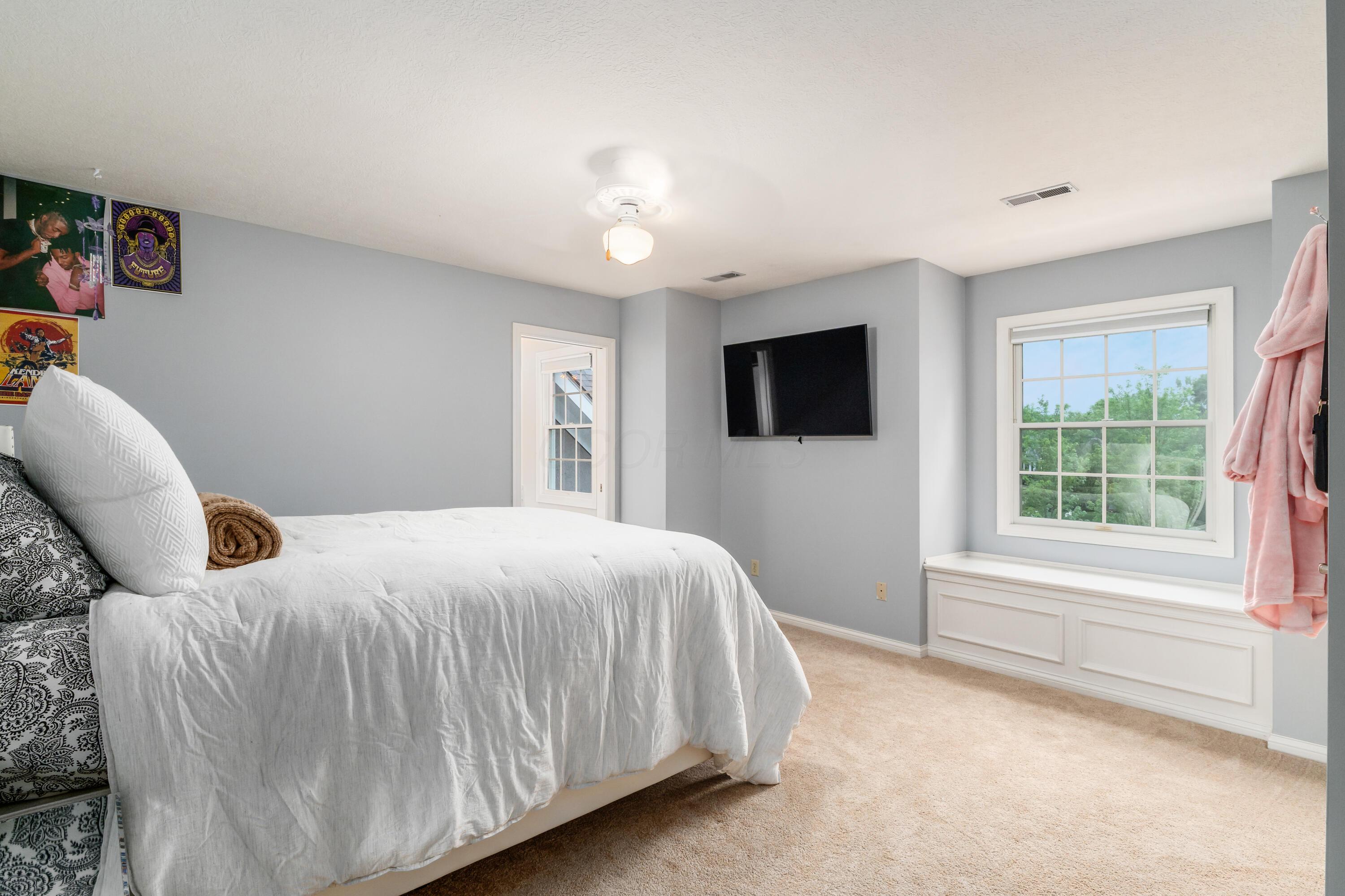 Blacklick, Ohio, 43004, United States, 5 Bedrooms Bedrooms, ,6 BathroomsBathrooms,Residential,For Sale,1895404