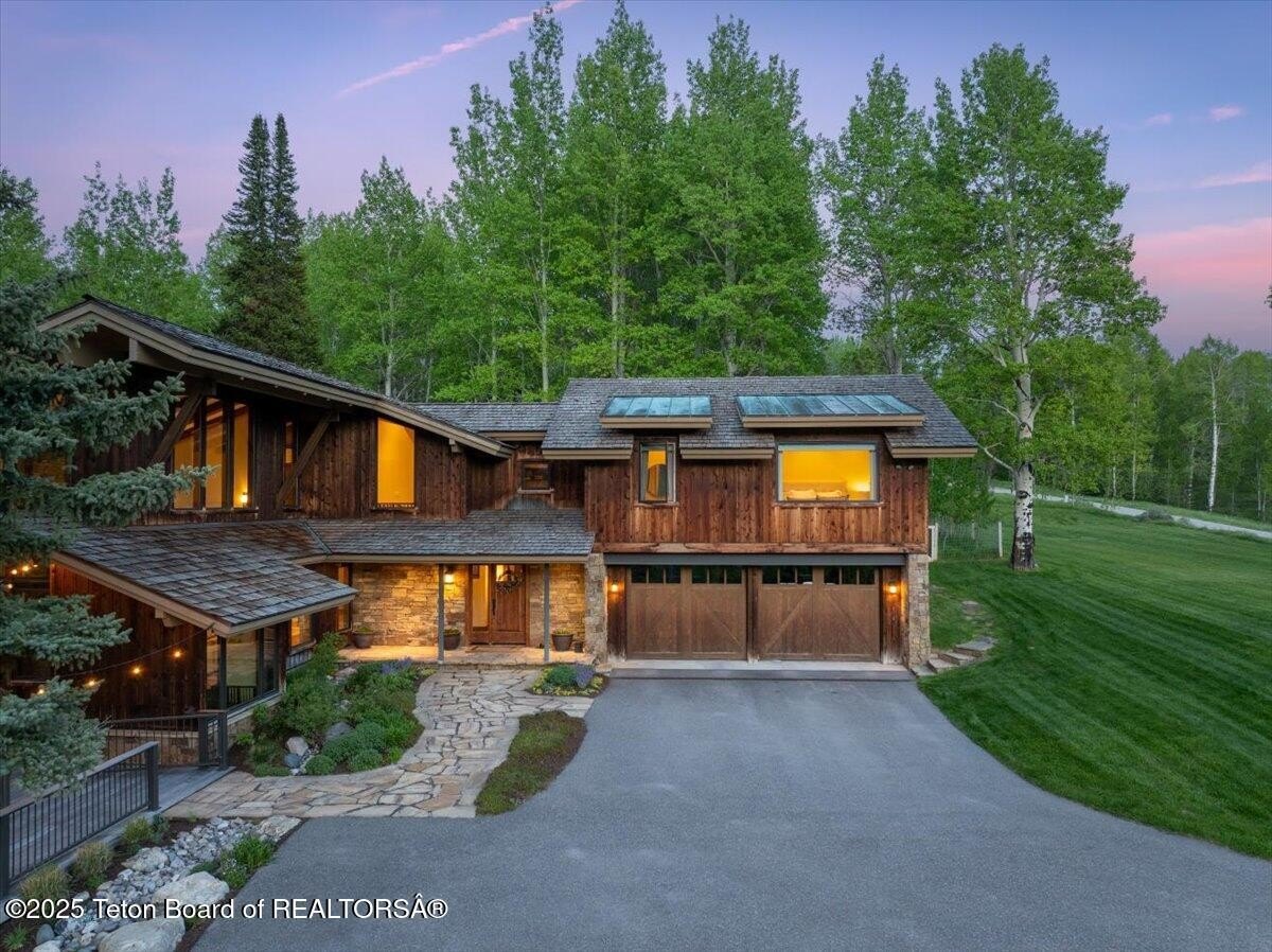 Jackson, Wyoming, 83001, United States, 5 Bedrooms Bedrooms, ,1 BathroomBathrooms,Residential,For Sale,1831130