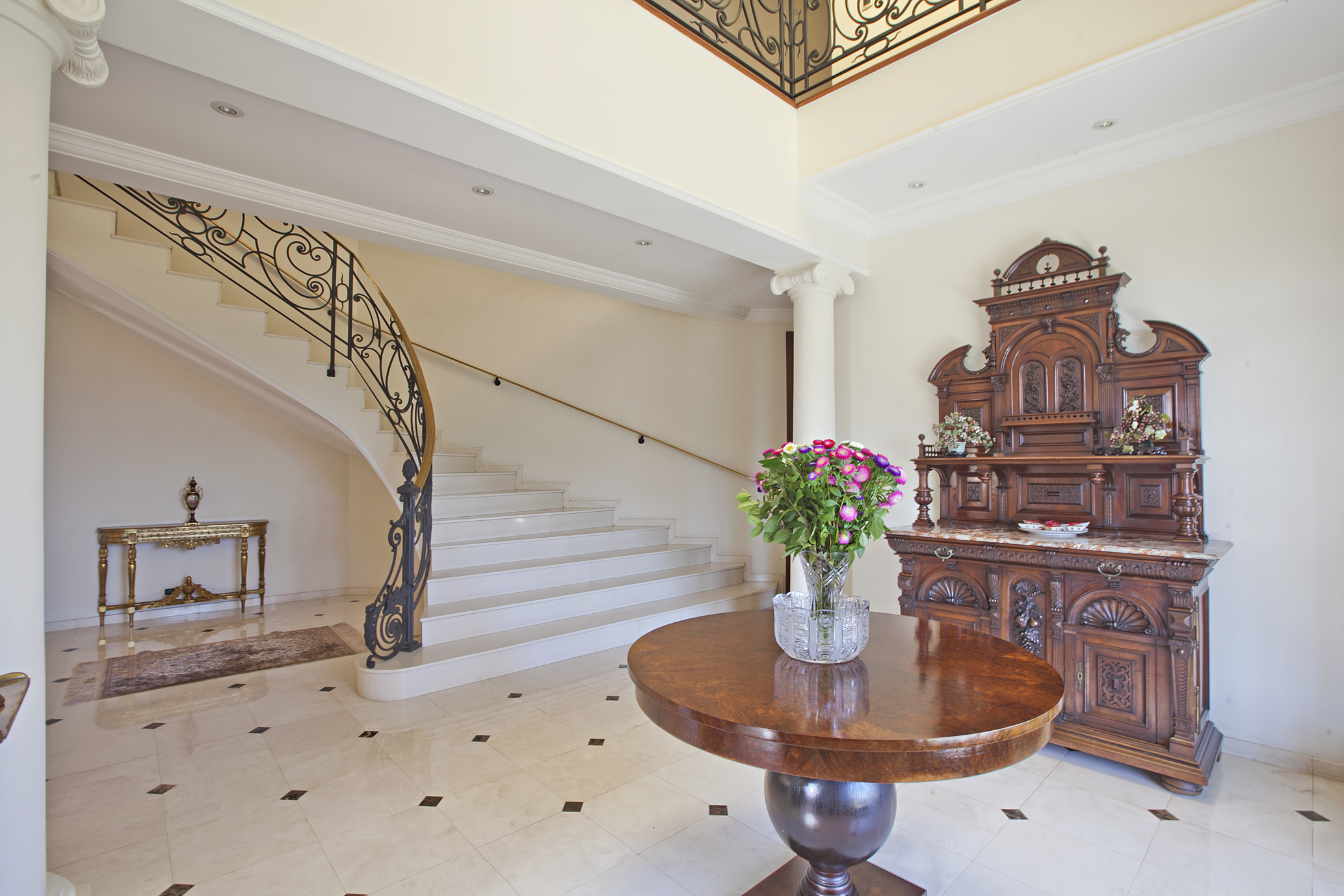  Spacious house with library - 物件實景