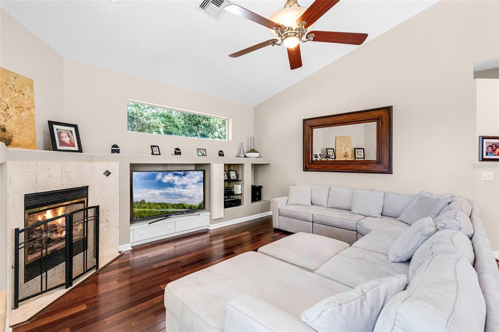 Oviedo, Florida, 32765, United States, 4 Bedrooms Bedrooms, ,3 BathroomsBathrooms,Residential,For Sale,1849988