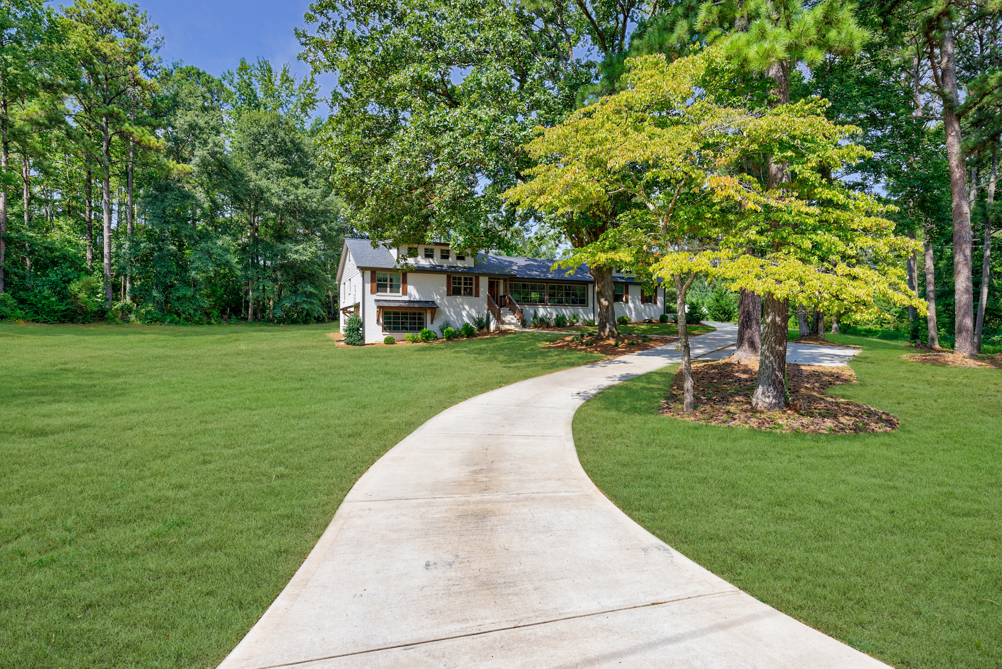  Stunning Fully Renovated Oasis on 2.4+/- Acres - 物件實景