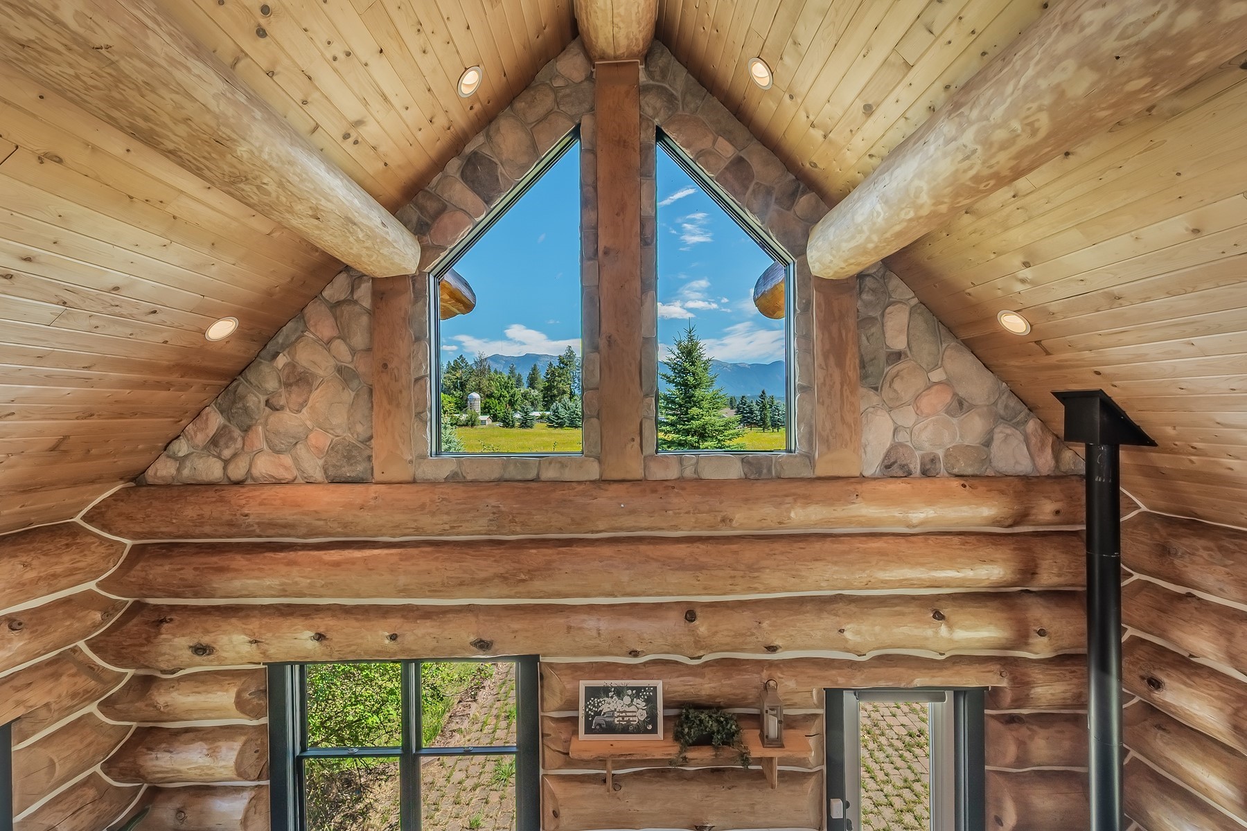  Artistic Log Home, Stunning Mountain Views - 物件實景
