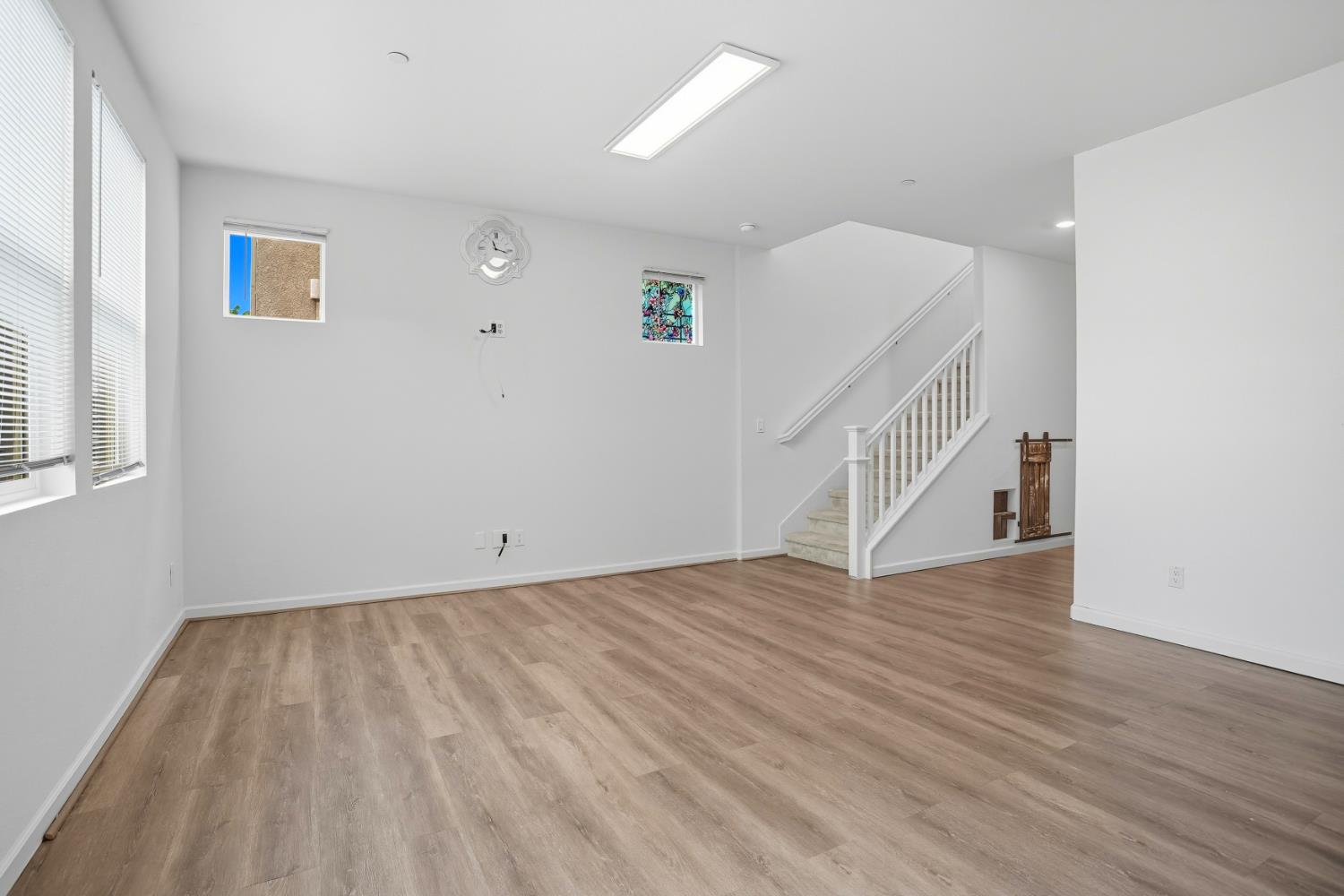 Elk Grove, California, 95758, United States, 3 Bedrooms Bedrooms, ,3 BathroomsBathrooms,Residential,For Sale,1961072