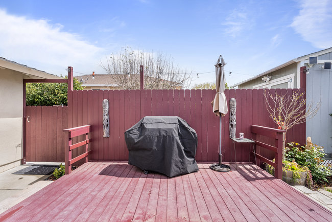 Hollister, California, 95023, United States, 3 Bedrooms Bedrooms, ,2 BathroomsBathrooms,Residential,For Sale,1882231