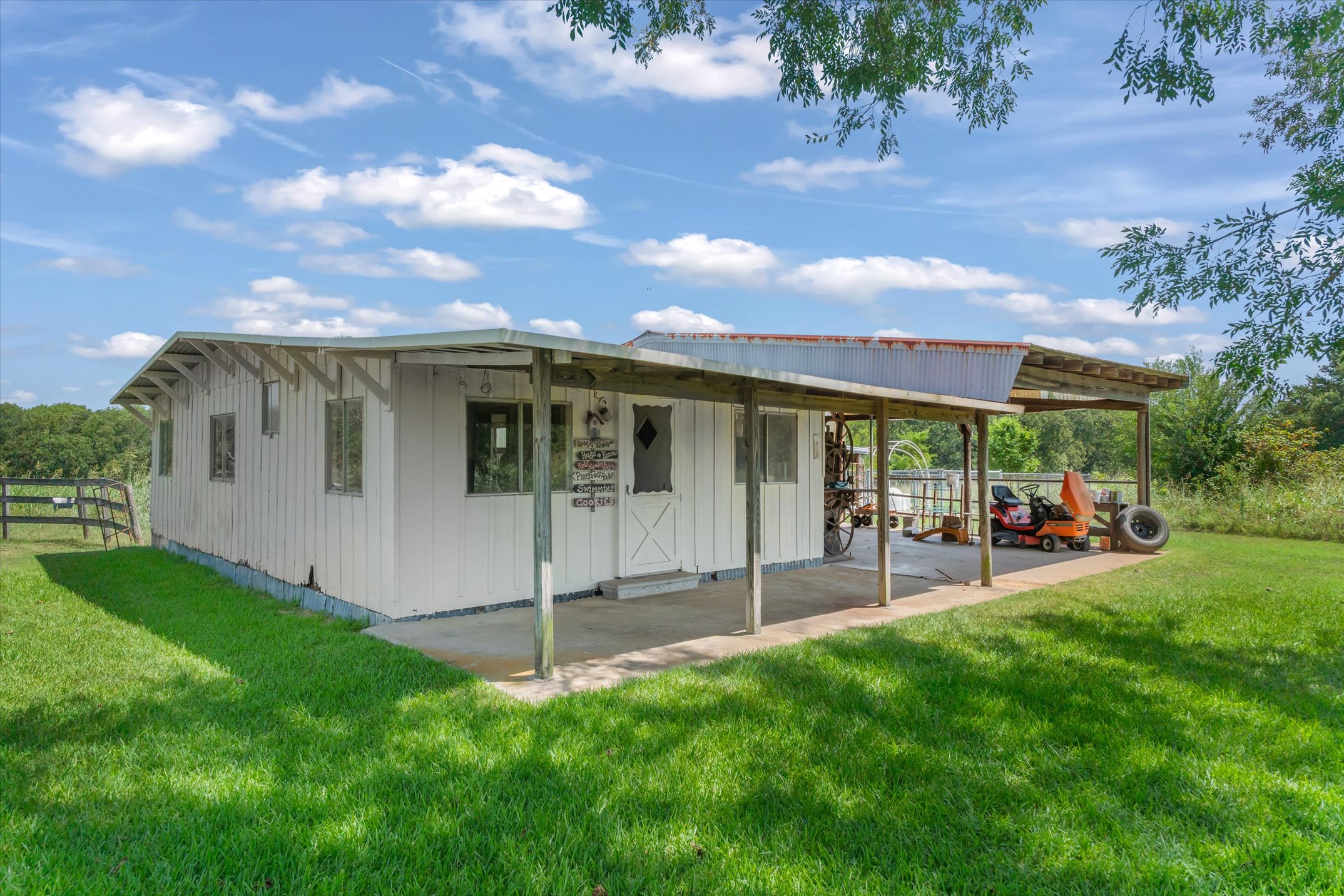 Wills Point, Texas, 75169, United States, 3 Bedrooms Bedrooms, ,3 BathroomsBathrooms,Residential,For Sale,1978262