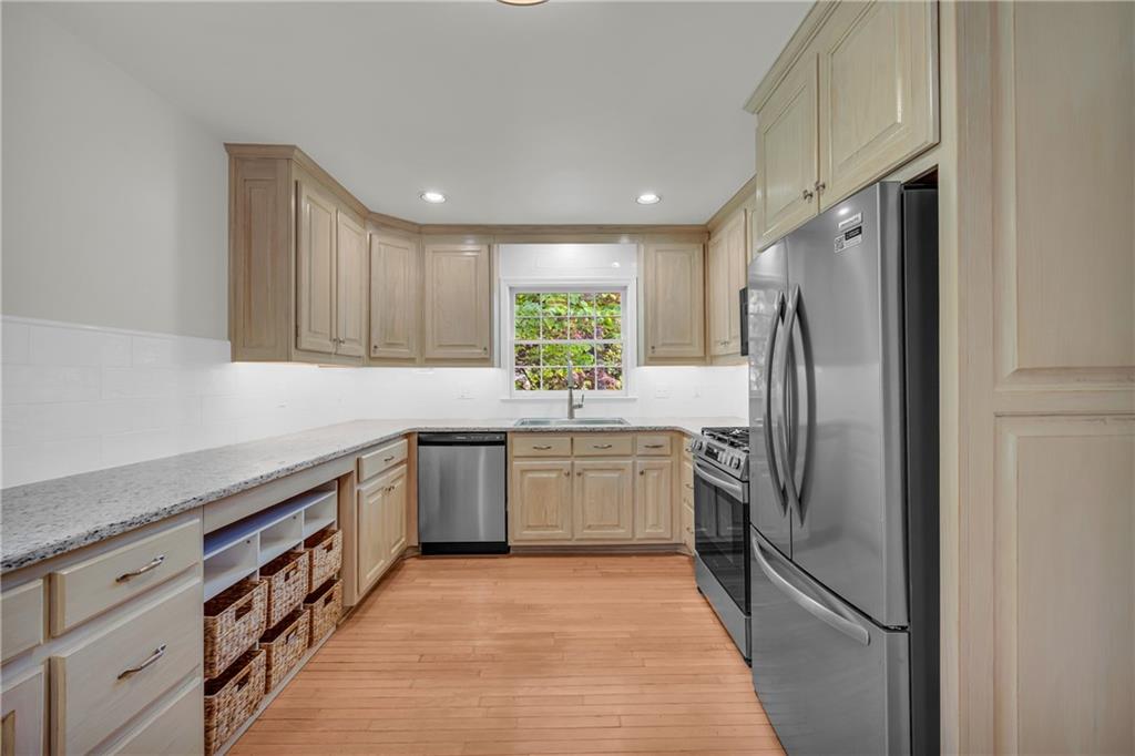 Dunwoody, Georgia, 30338, United States, 4 Bedrooms Bedrooms, ,3 BathroomsBathrooms,Residential,For Sale,1931149