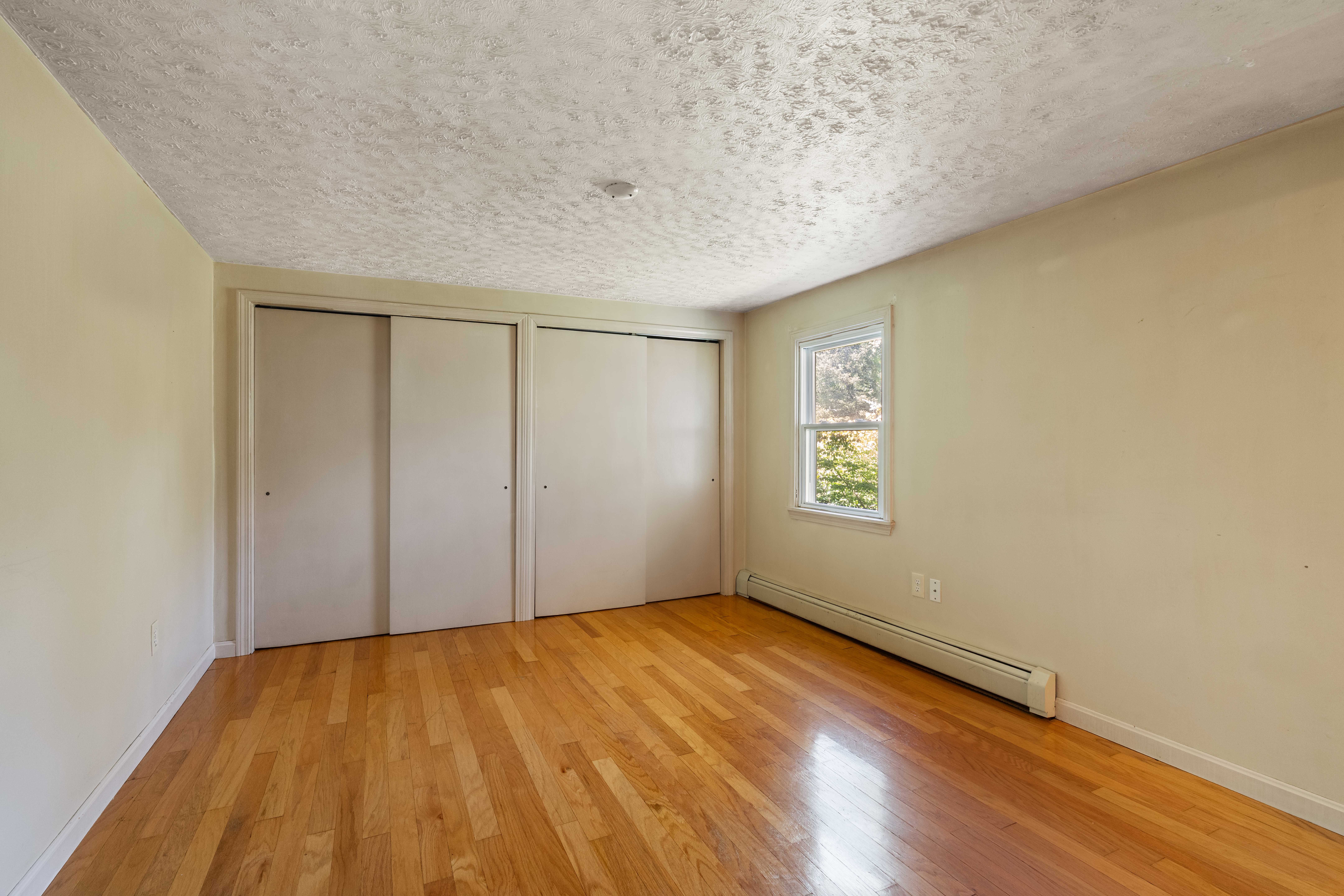 Portsmouth, Rhode Island, 02871, United States, 4 Bedrooms Bedrooms, ,3 BathroomsBathrooms,Residential,For Sale,1973967