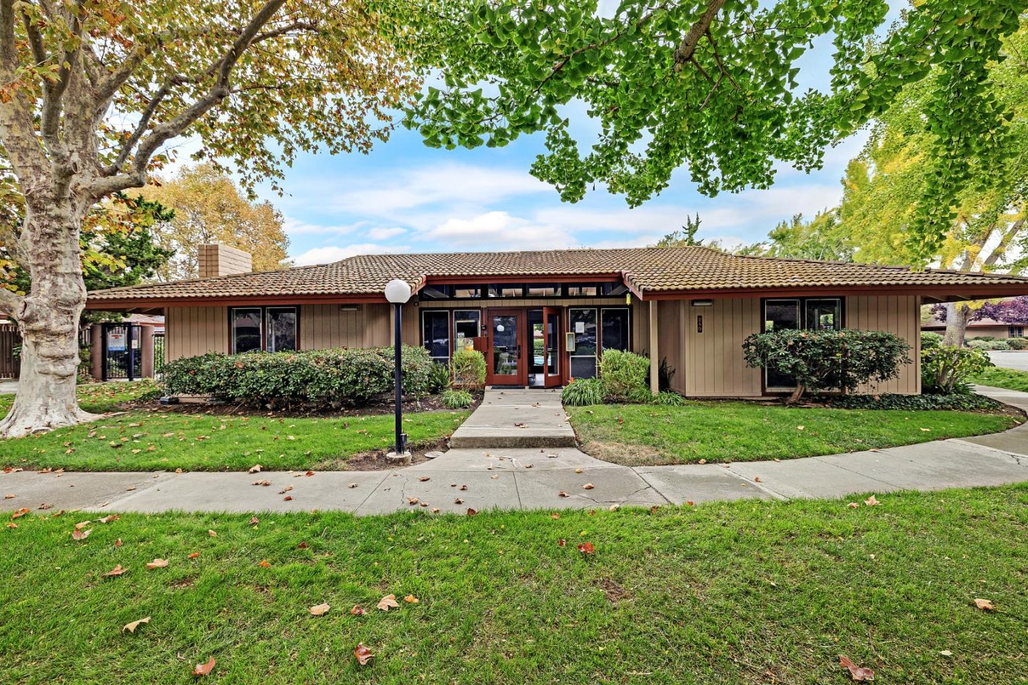 Sunnyvale, California, 94086, United States, 2 Bedrooms Bedrooms, ,1 BathroomBathrooms,Residential,For Sale,1991395