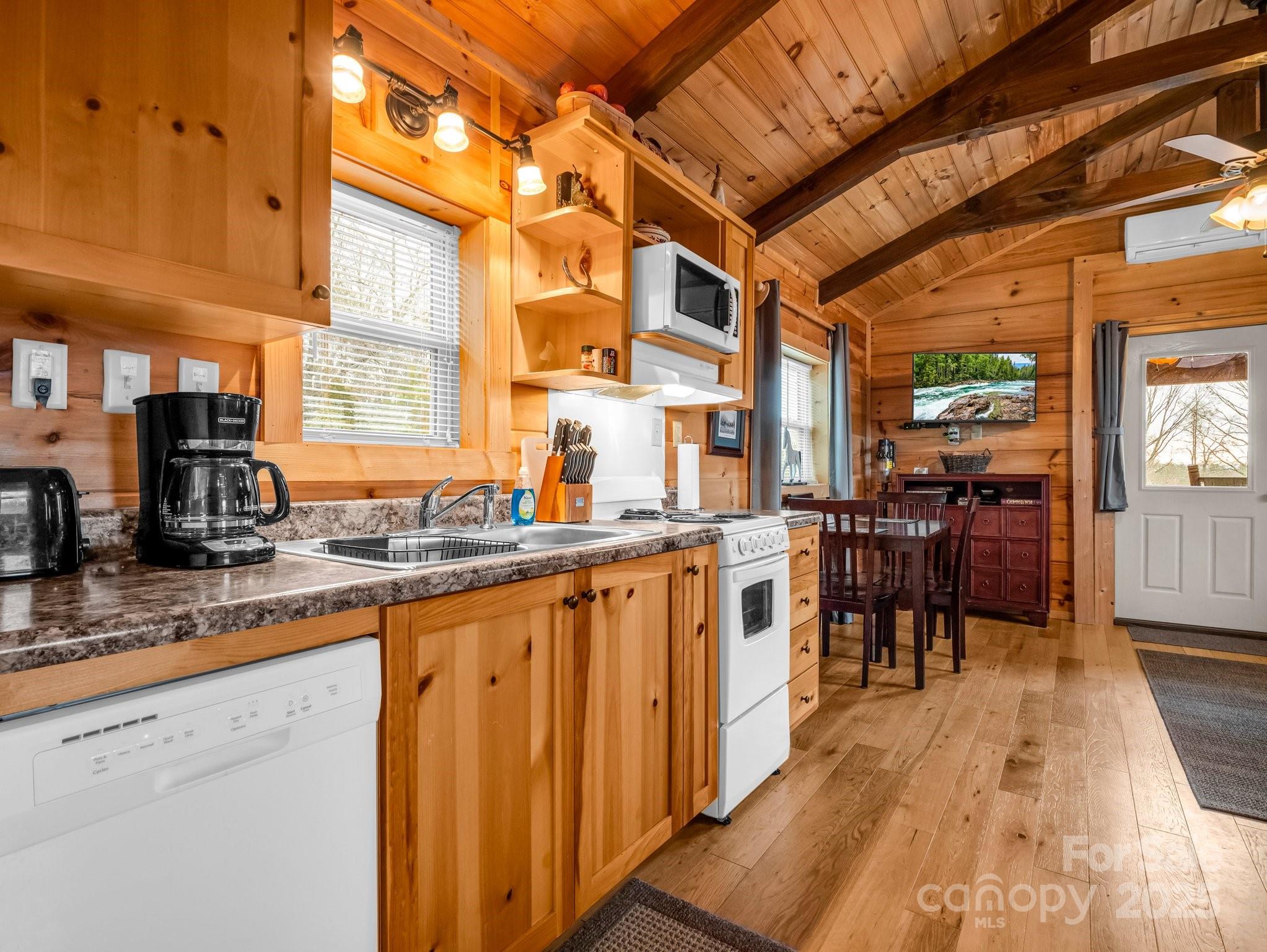 Tryon, North Carolina, 28782, United States, 3 Bedrooms Bedrooms, ,3 BathroomsBathrooms,Residential,For Sale,1914203