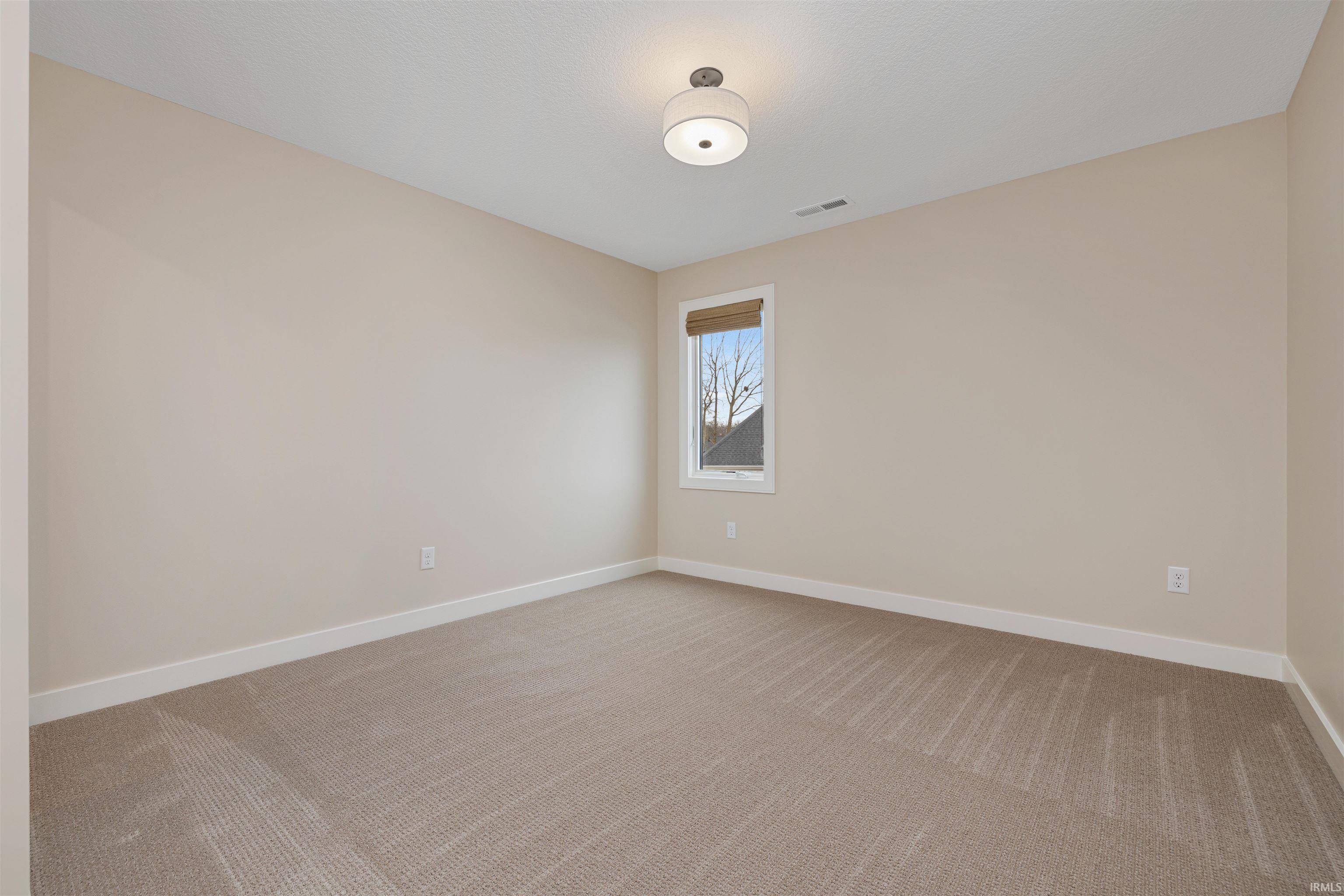 Leo, Indiana, 46765, United States, 5 Bedrooms Bedrooms, ,4 BathroomsBathrooms,Residential,For Sale,1981787