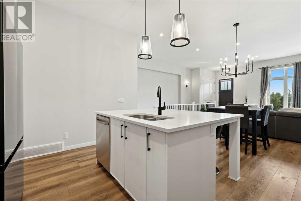 CALGARY, Alberta, T3M 2Z6, CA, 3 Bedrooms Bedrooms, ,2 BathroomsBathrooms,Residential,For Sale,1867473