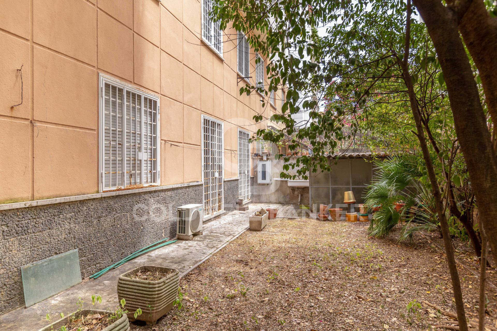 Roma, Roma, 00100, IT, 2 Bedrooms Bedrooms, ,2 BathroomsBathrooms,Residential,For Sale,1883307