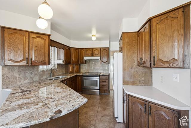 Woods Cross, Utah, 84010, United States, 5 Bedrooms Bedrooms, ,4 BathroomsBathrooms,Residential,For Sale,1927972