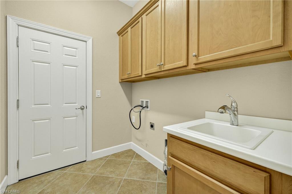 Fort Myers, Florida, 33913, United States, 3 Bedrooms Bedrooms, ,2 BathroomsBathrooms,Residential,For Sale,1925025