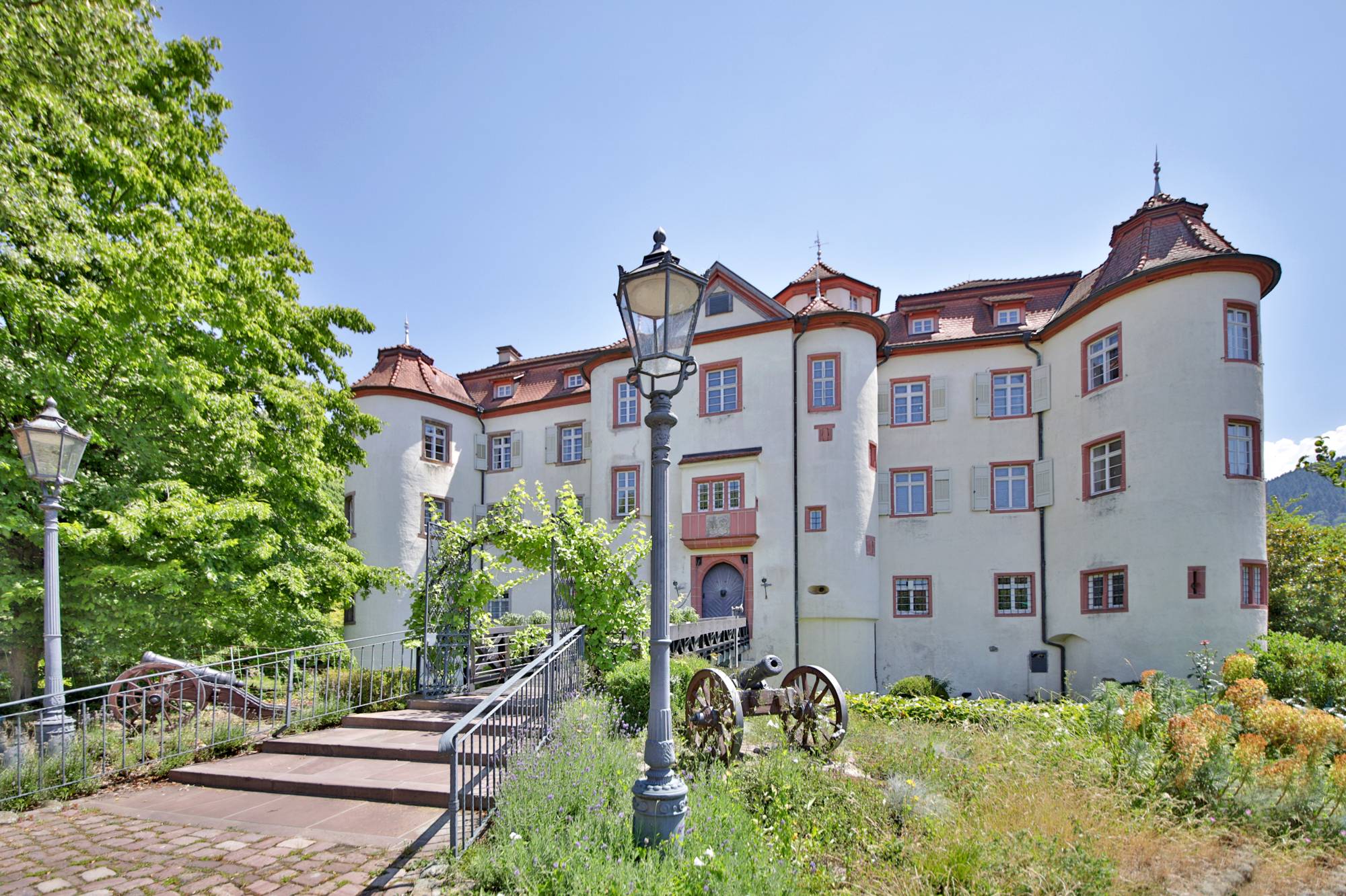  Neuweier Castle - Living and Working on a Historic Winery Estate - 物件實景