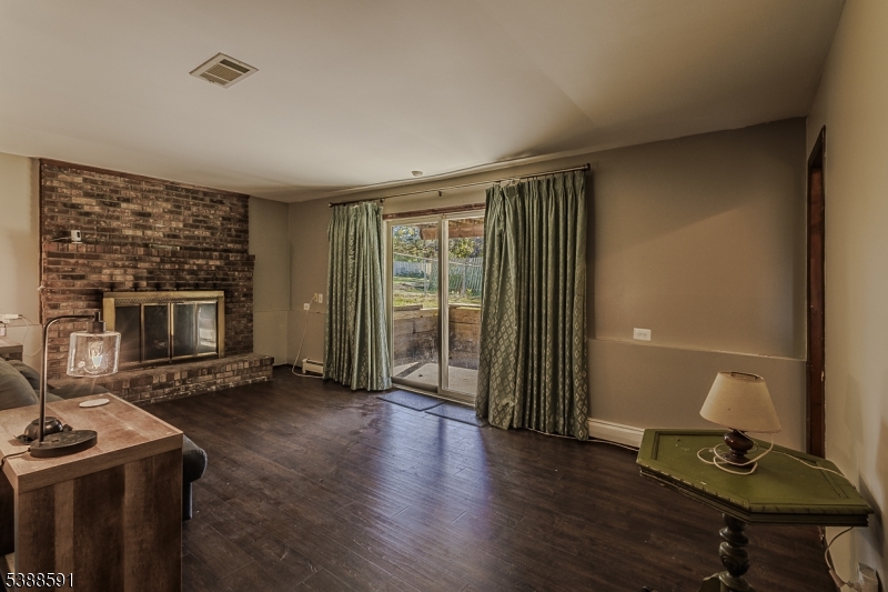 Plainfield City, New Jersey, 07060, United States, 4 Bedrooms Bedrooms, ,2 BathroomsBathrooms,Residential,For Sale,1961525