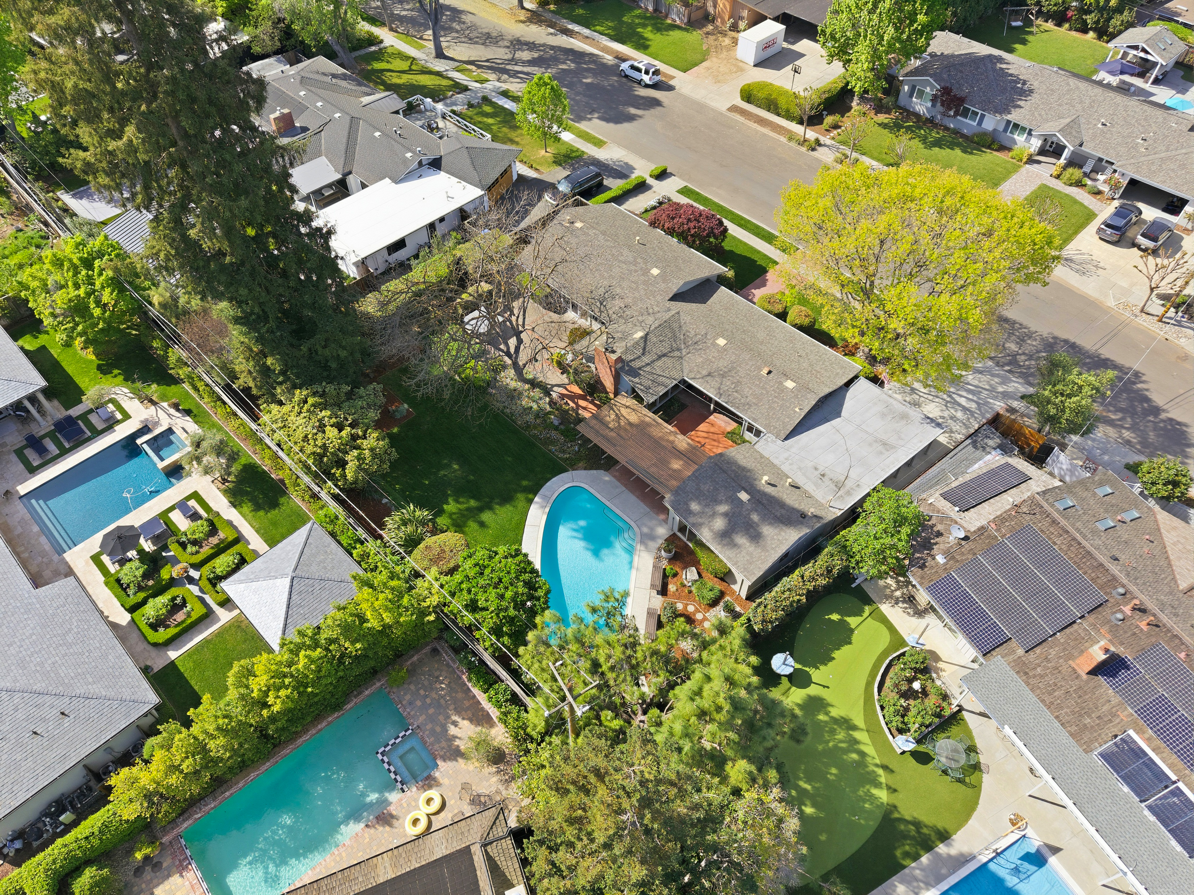  Single-Level Rancher in Coveted Neighborhood - 物件實景