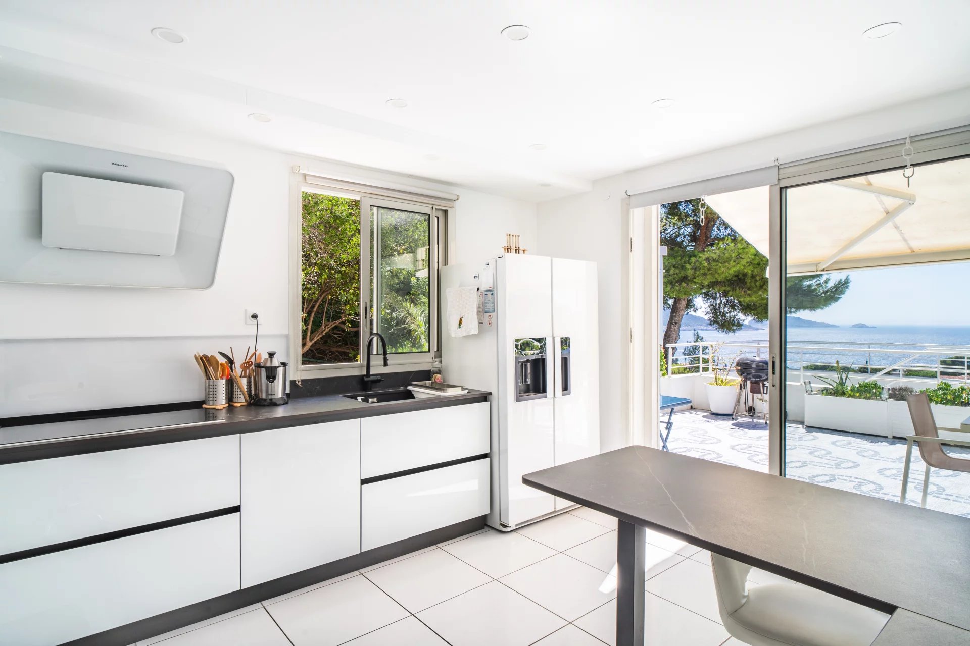 Marseille 7ème, Provence-Alpes-Côte d’Azur, 13007, FR, 5 Bedrooms Bedrooms, ,Residential,For Sale,1625378