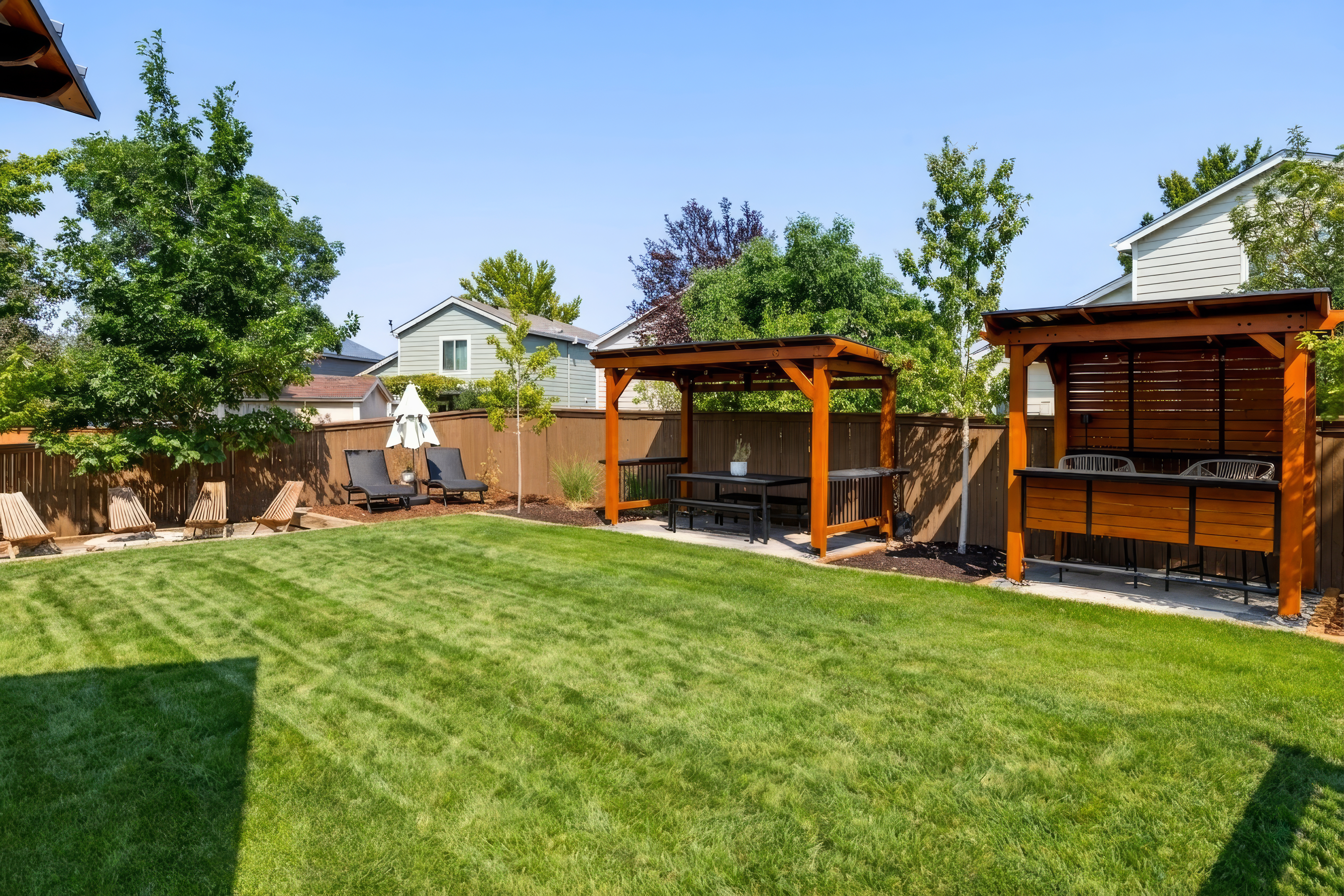  Thoughtfully maintained + beautifully updated, this Highlands Ranch home - 物件實景