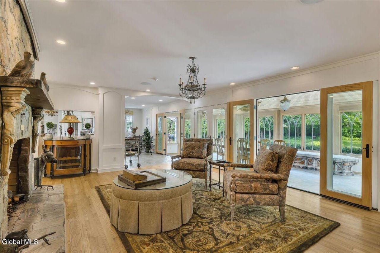 Queensbury, New York, 12804, United States, 4 Bedrooms Bedrooms, ,4 BathroomsBathrooms,Residential,For Sale,2003440