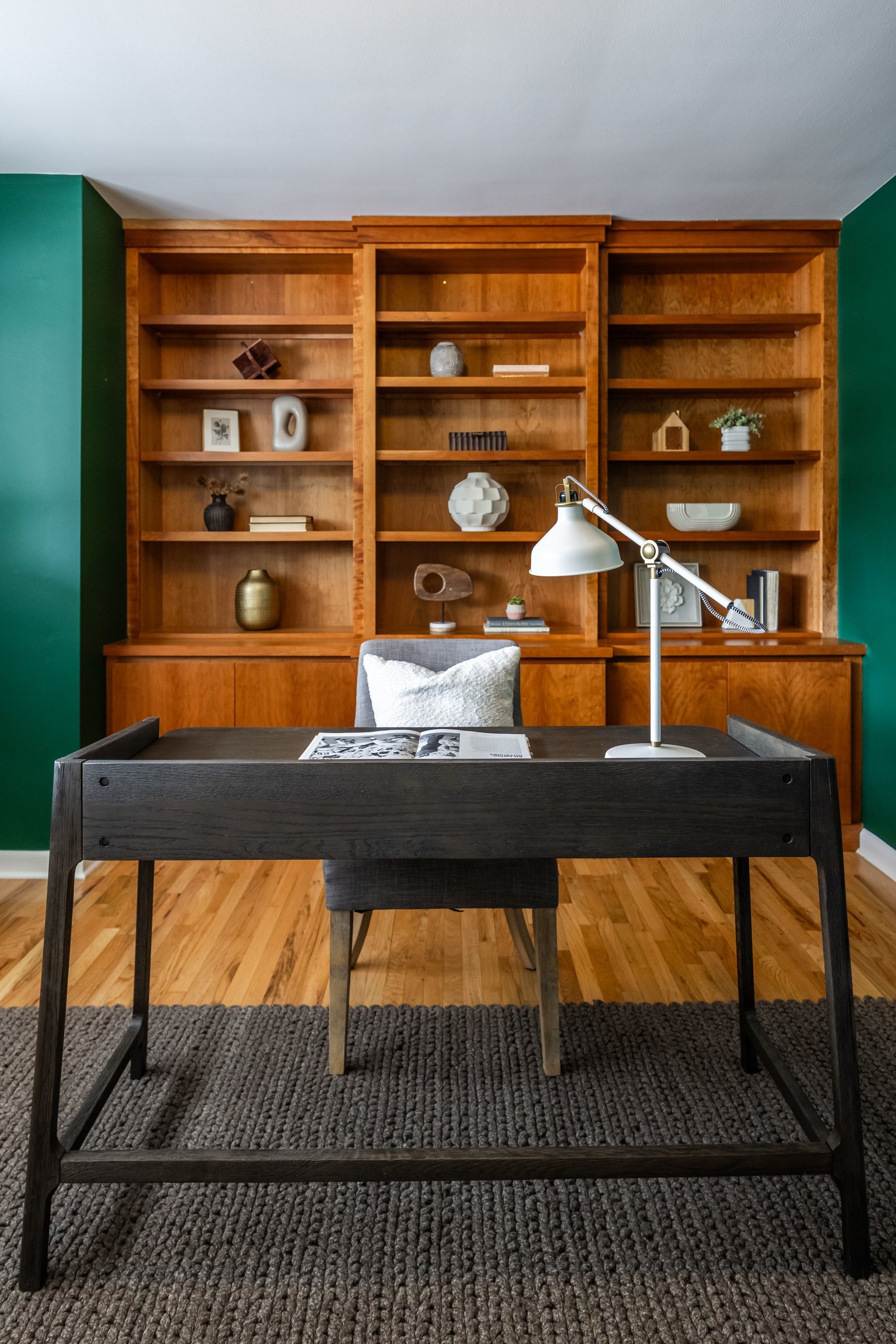  Elegant Contemporary Rambler in Sought After Neighborhood - 物件實景