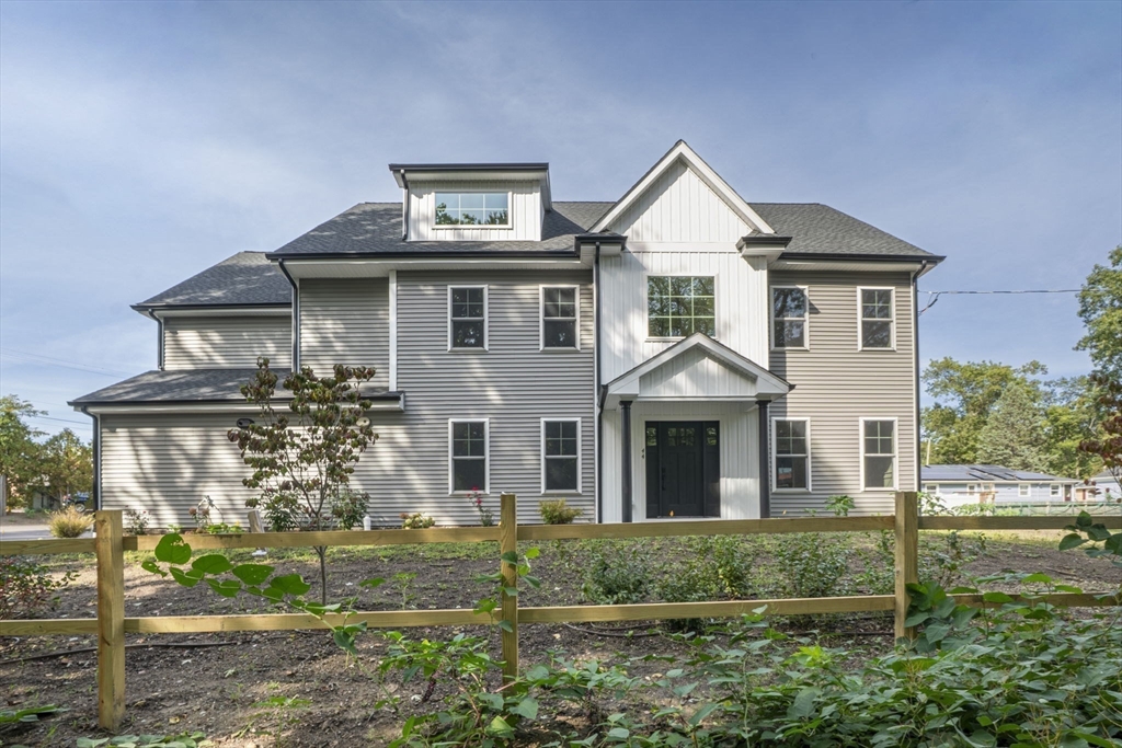 Attleboro, Massachusetts, 02703, United States, 4 Bedrooms Bedrooms, ,3 BathroomsBathrooms,Residential,For Sale,1973726