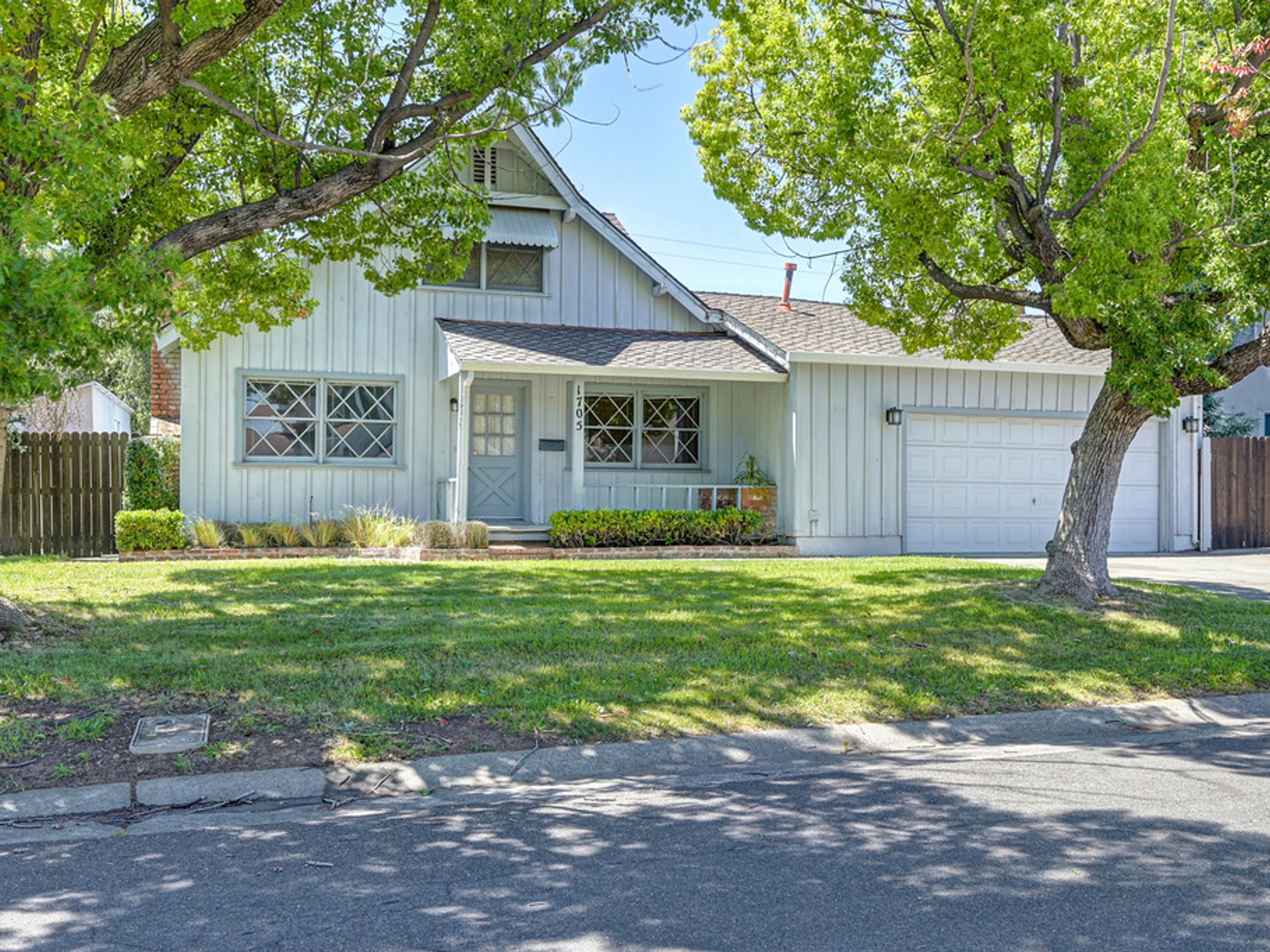  1705 Pluto Way, Sacramento, CA 95864 - 物件實景