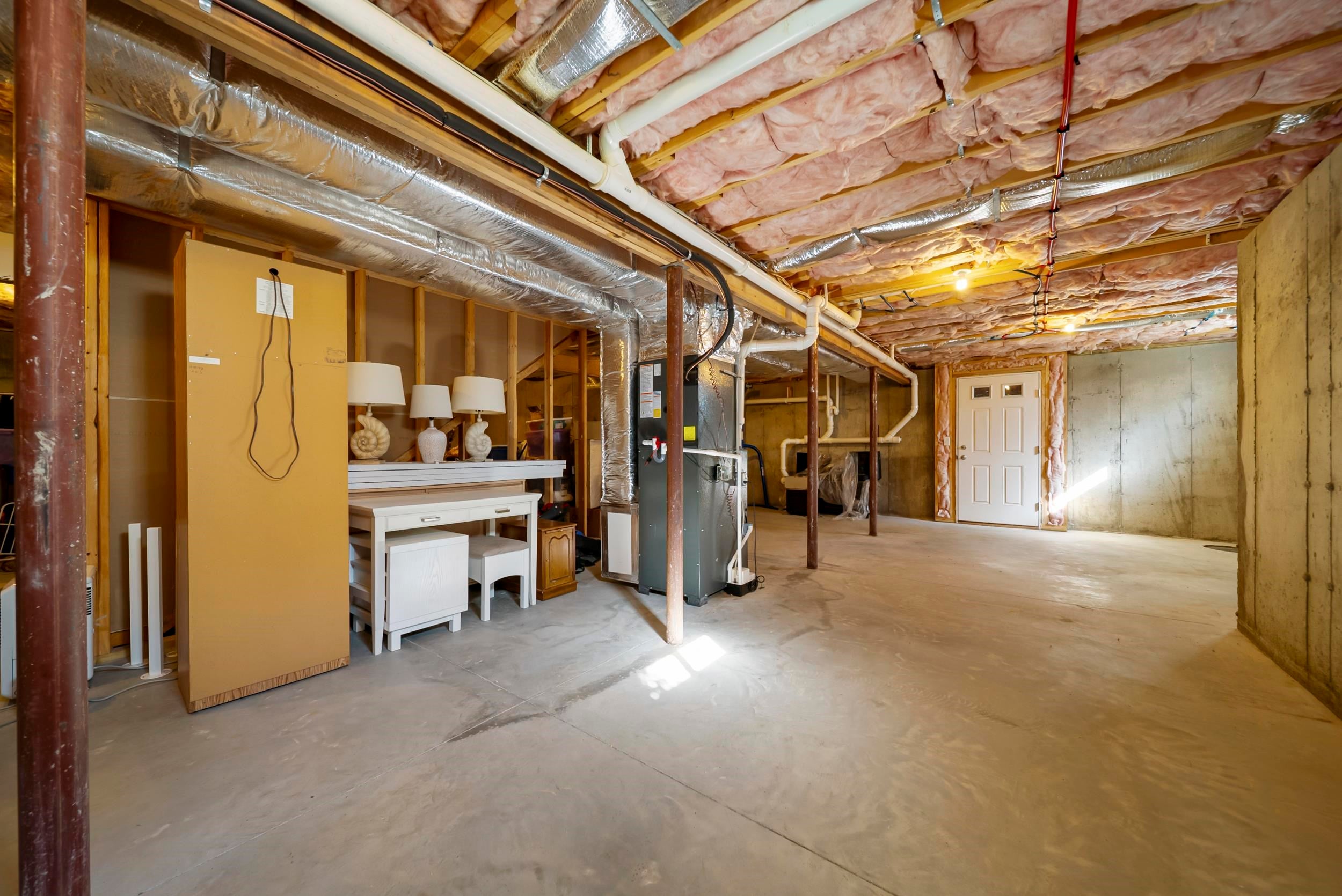 Hooksett, New Hampshire, 03106, United States, 3 Bedrooms Bedrooms, ,2 BathroomsBathrooms,Residential,For Sale,1942312