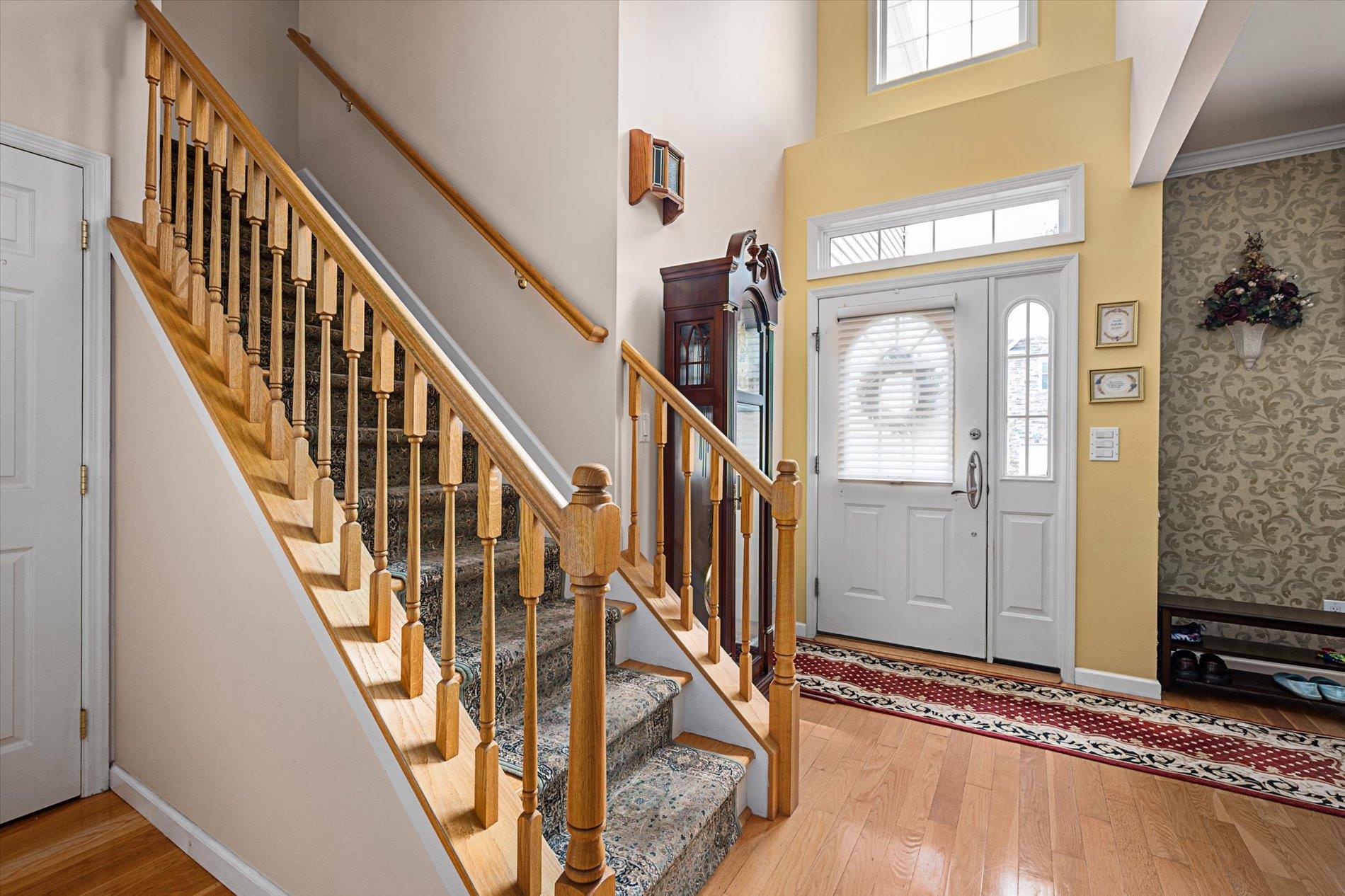 Kings Park, New York, 11754, United States, 3 Bedrooms Bedrooms, ,3 BathroomsBathrooms,Residential,For Sale,1827853