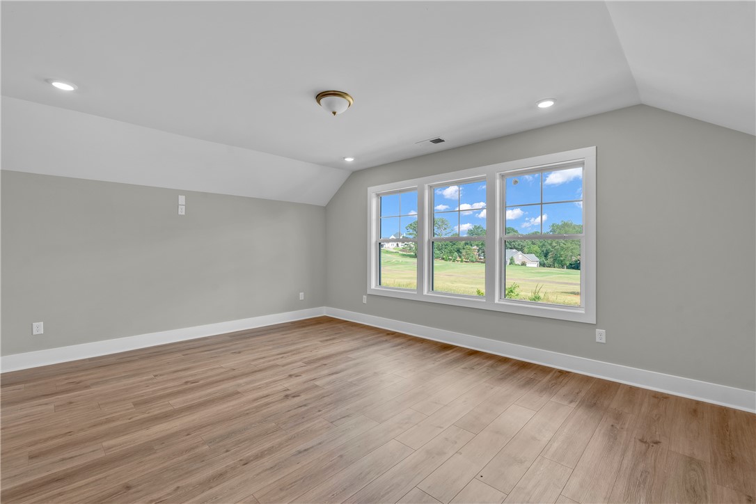 Seneca, South Carolina, 29678, United States, 4 Bedrooms Bedrooms, ,3 BathroomsBathrooms,Residential,For Sale,1900904