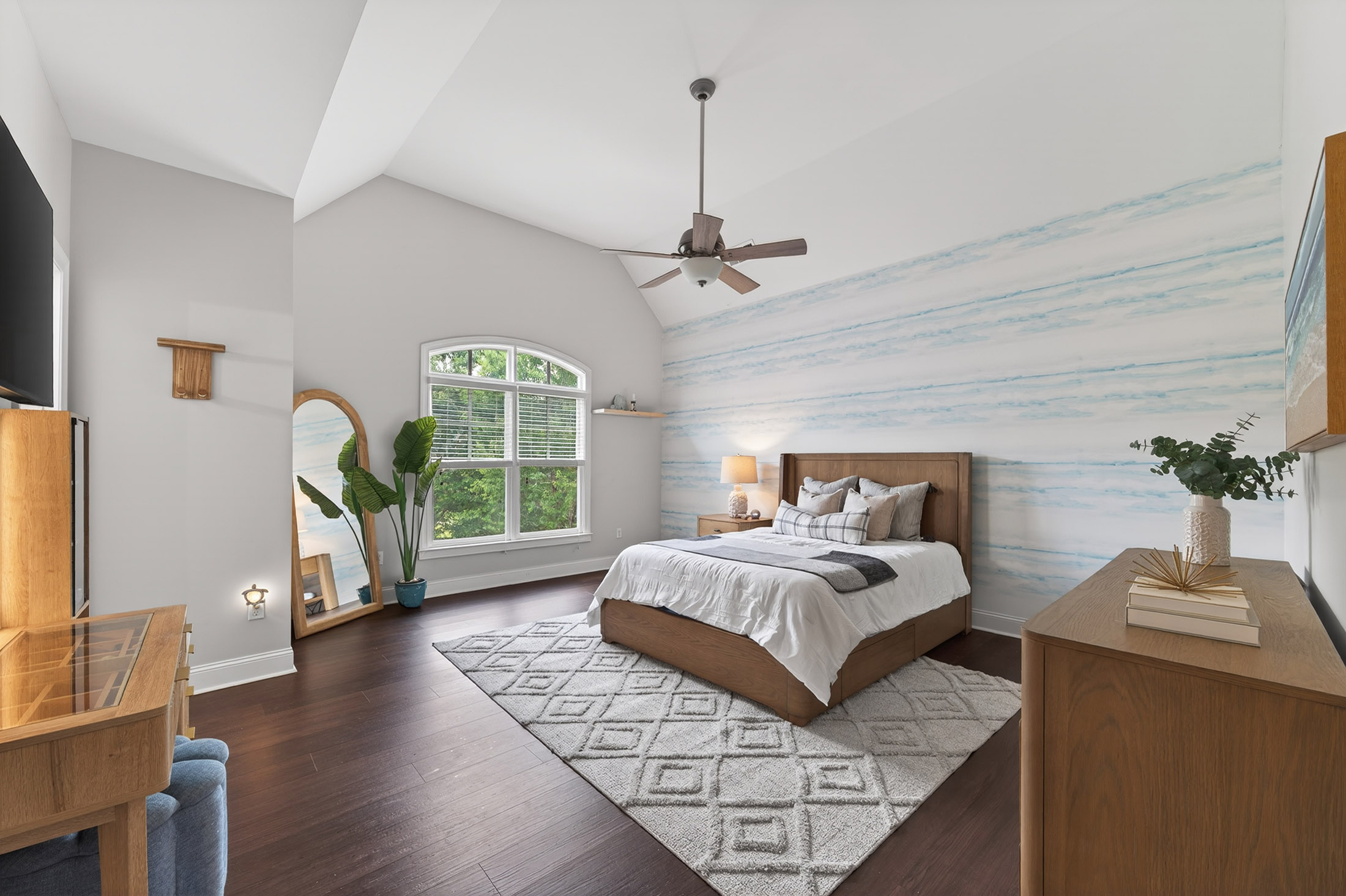  Nestled on a Quiet Cul-De-Sac Lot and Backing Directly to Birmingham Park - 物件實景
