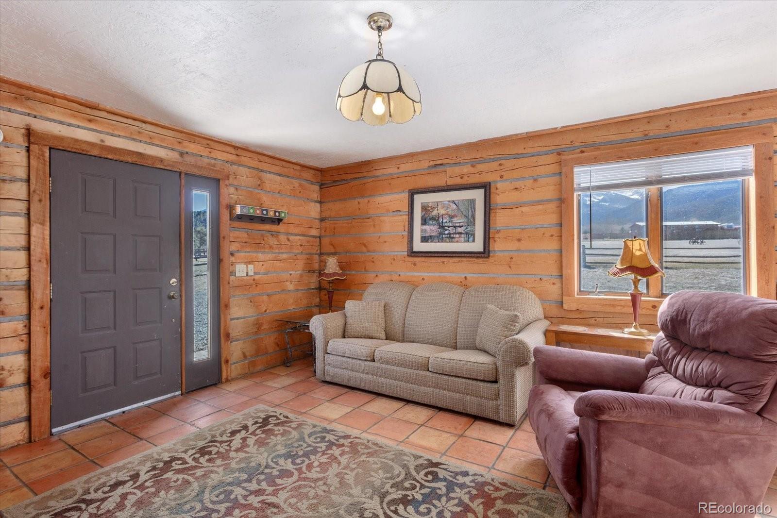 Howard, Colorado, 81233, United States, 4 Bedrooms Bedrooms, ,1 BathroomBathrooms,Residential,For Sale,1979398