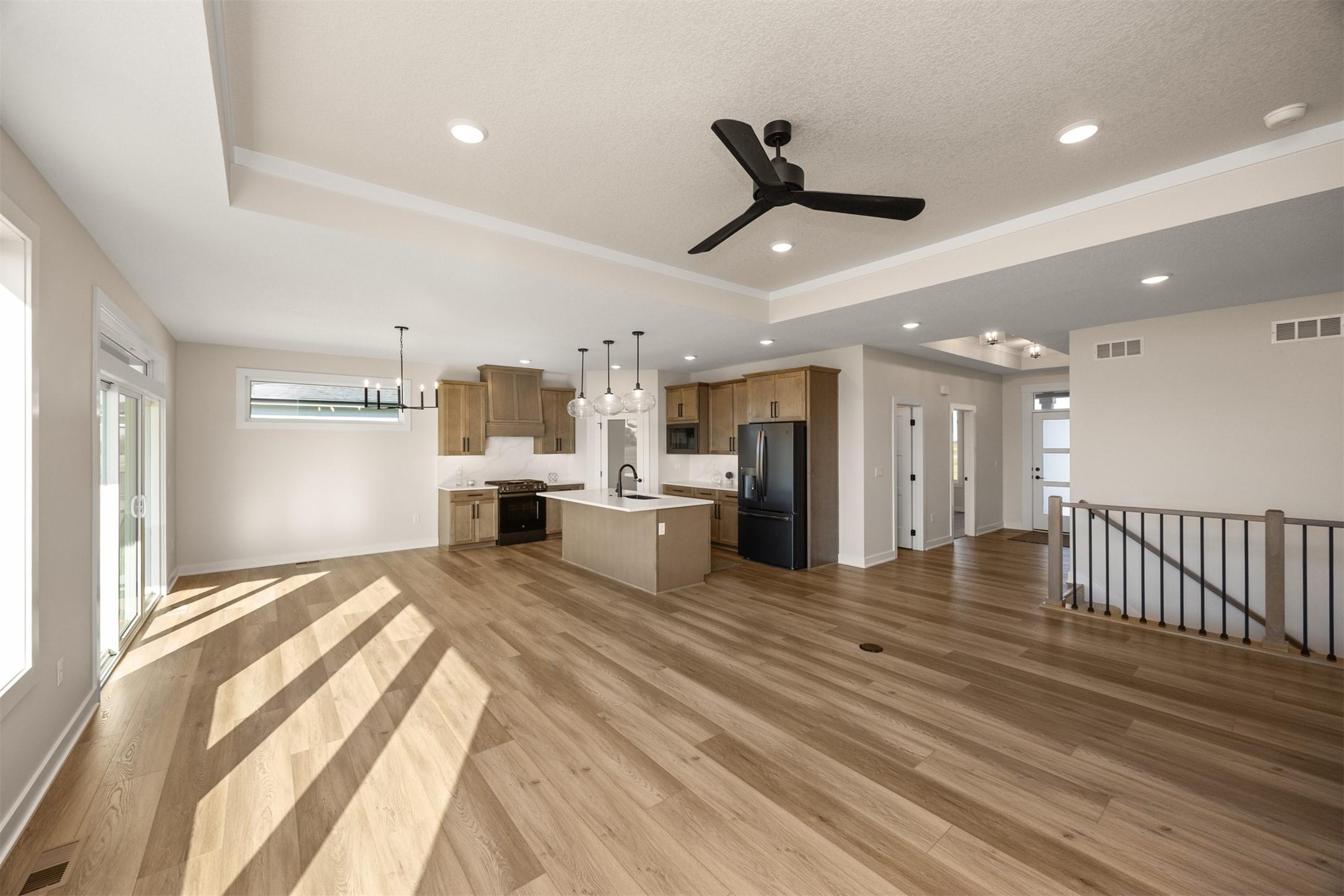 Urbandale, Iowa, 50323, United States, 4 Bedrooms Bedrooms, ,3 BathroomsBathrooms,Residential,For Sale,1975900