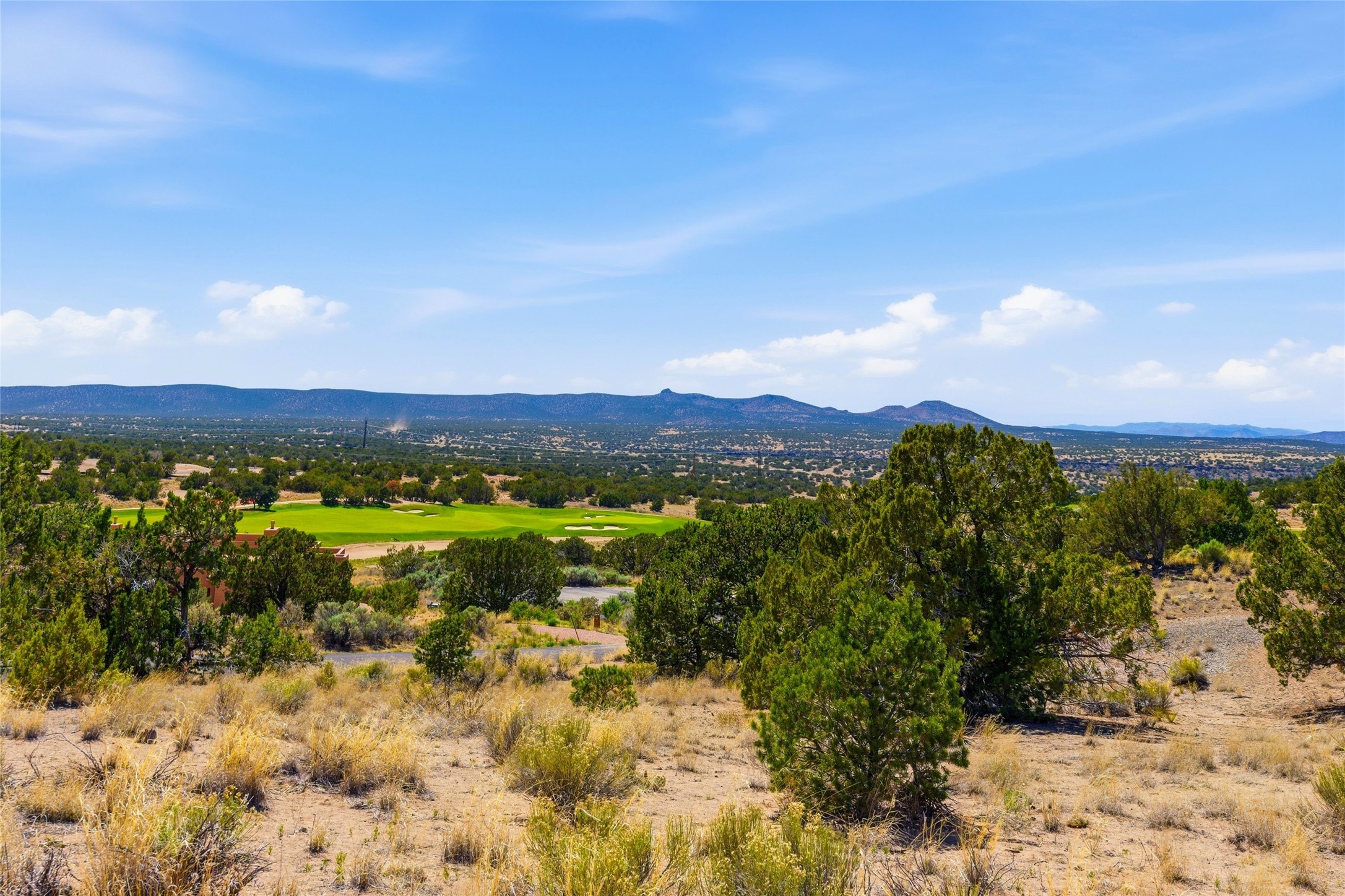  3 Plaza Velasquez Lot 44 - 物件實景
