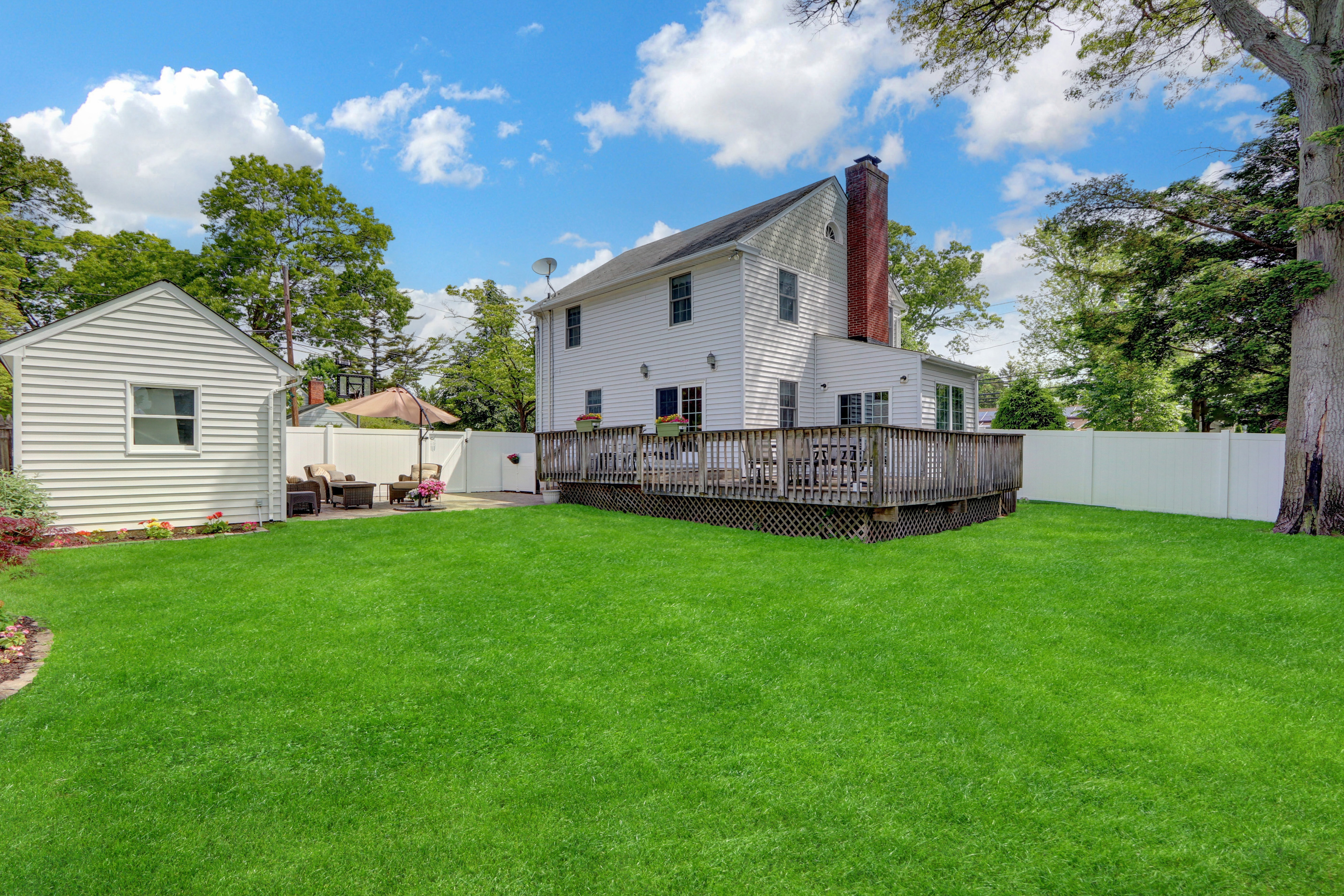 Babylon, New York, 11702, United States, 3 Bedrooms Bedrooms, ,2 BathroomsBathrooms,Residential,For Sale,1861866