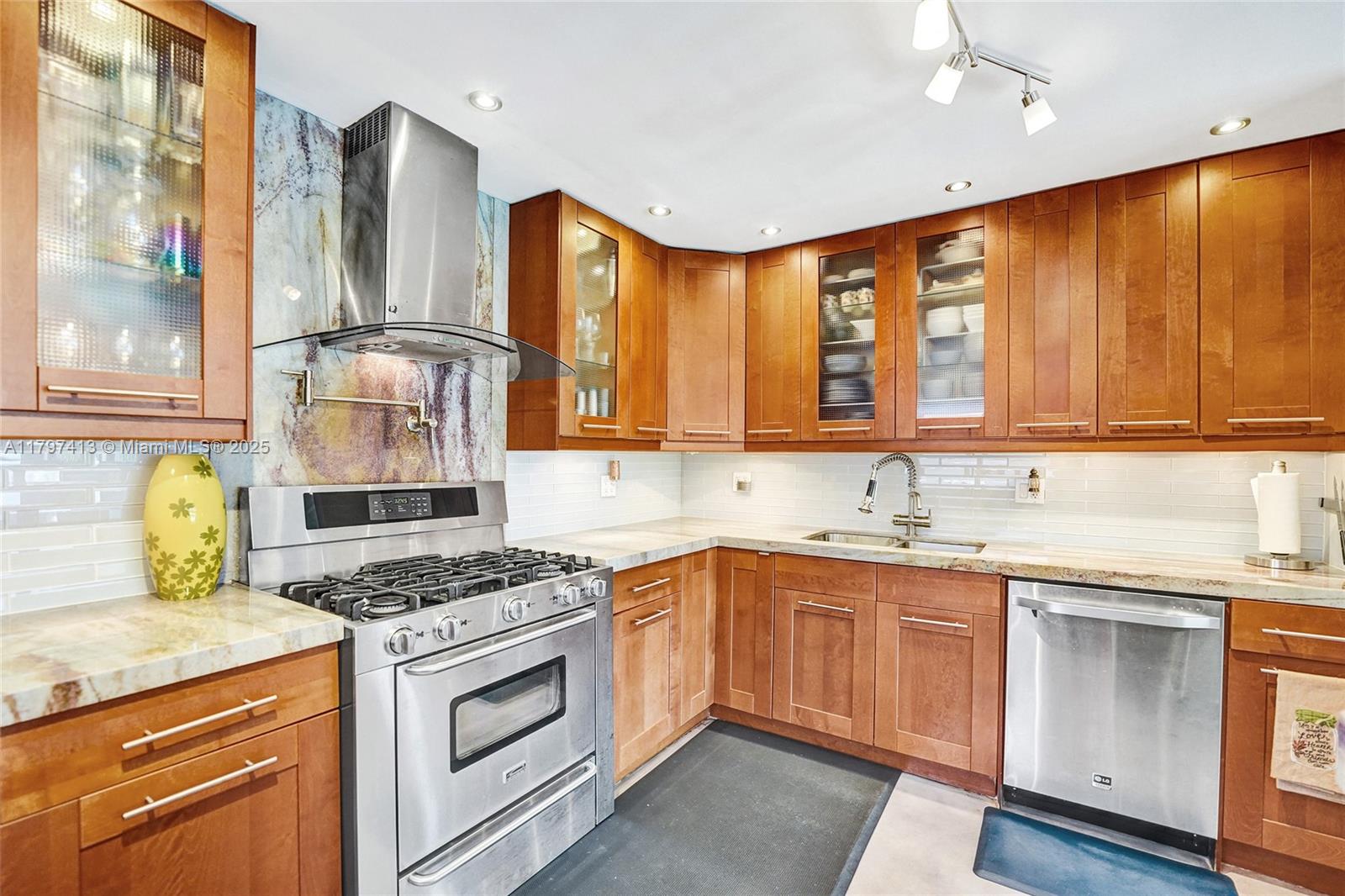 Wilton Manors, Florida, 33305, United States, 3 Bedrooms Bedrooms, ,3 BathroomsBathrooms,Residential,For Sale,1803102