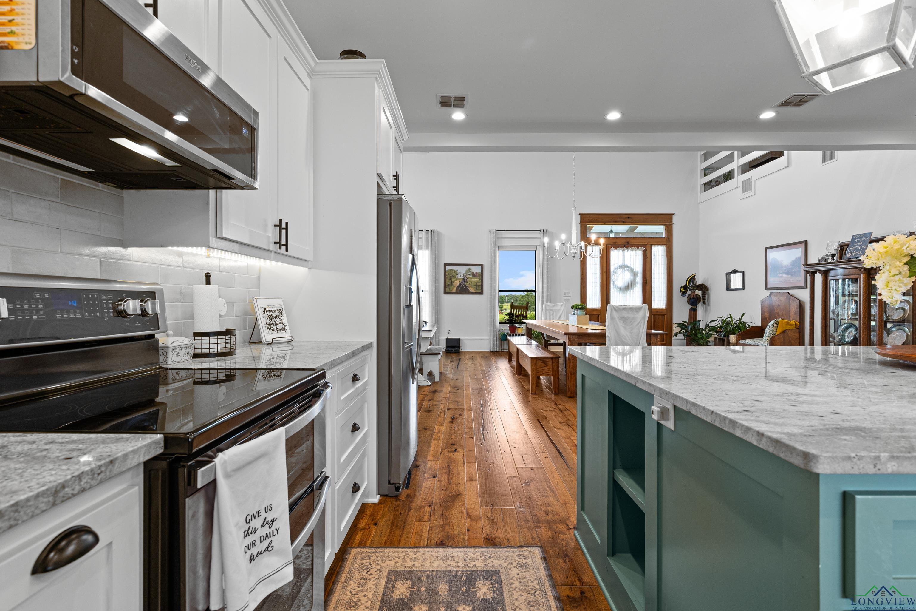 Jefferson, Texas, 75657, United States, 4 Bedrooms Bedrooms, ,4 BathroomsBathrooms,Residential,For Sale,1859470