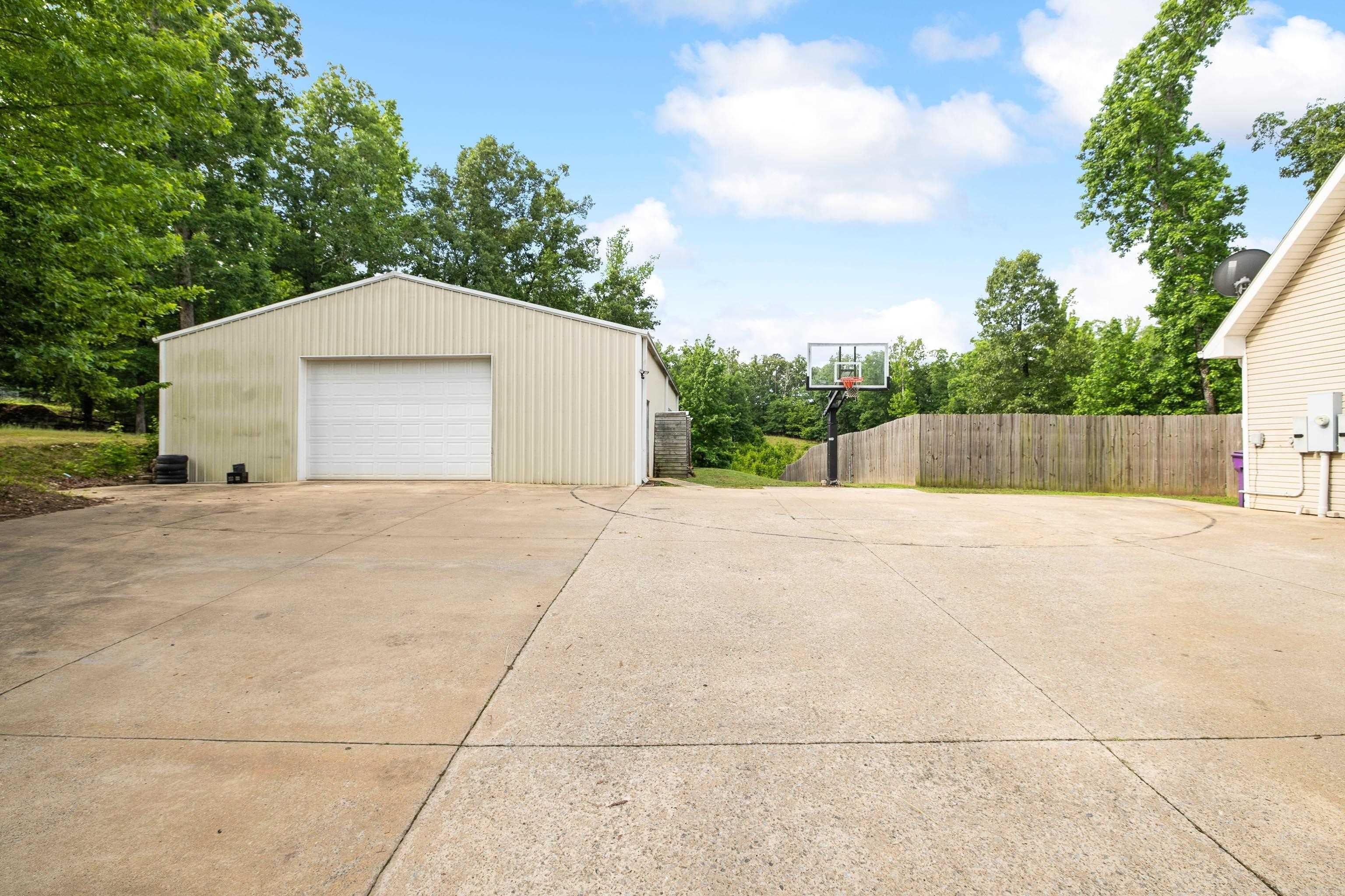 Benton, Arkansas, 72019, United States, 4 Bedrooms Bedrooms, ,4 BathroomsBathrooms,Residential,For Sale,2048594
