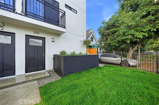 Los Angeles, California, 90011, United States, ,Residential,For Sale,1987008