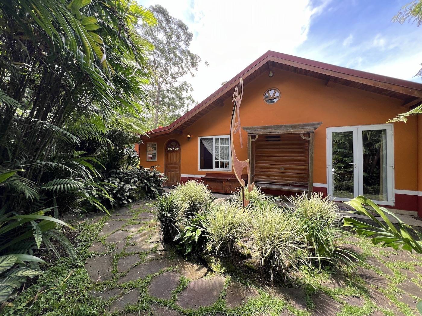 San Rafael, Heredia, CR, 6 Bedrooms Bedrooms, ,5 BathroomsBathrooms,Residential,For Sale,1694413