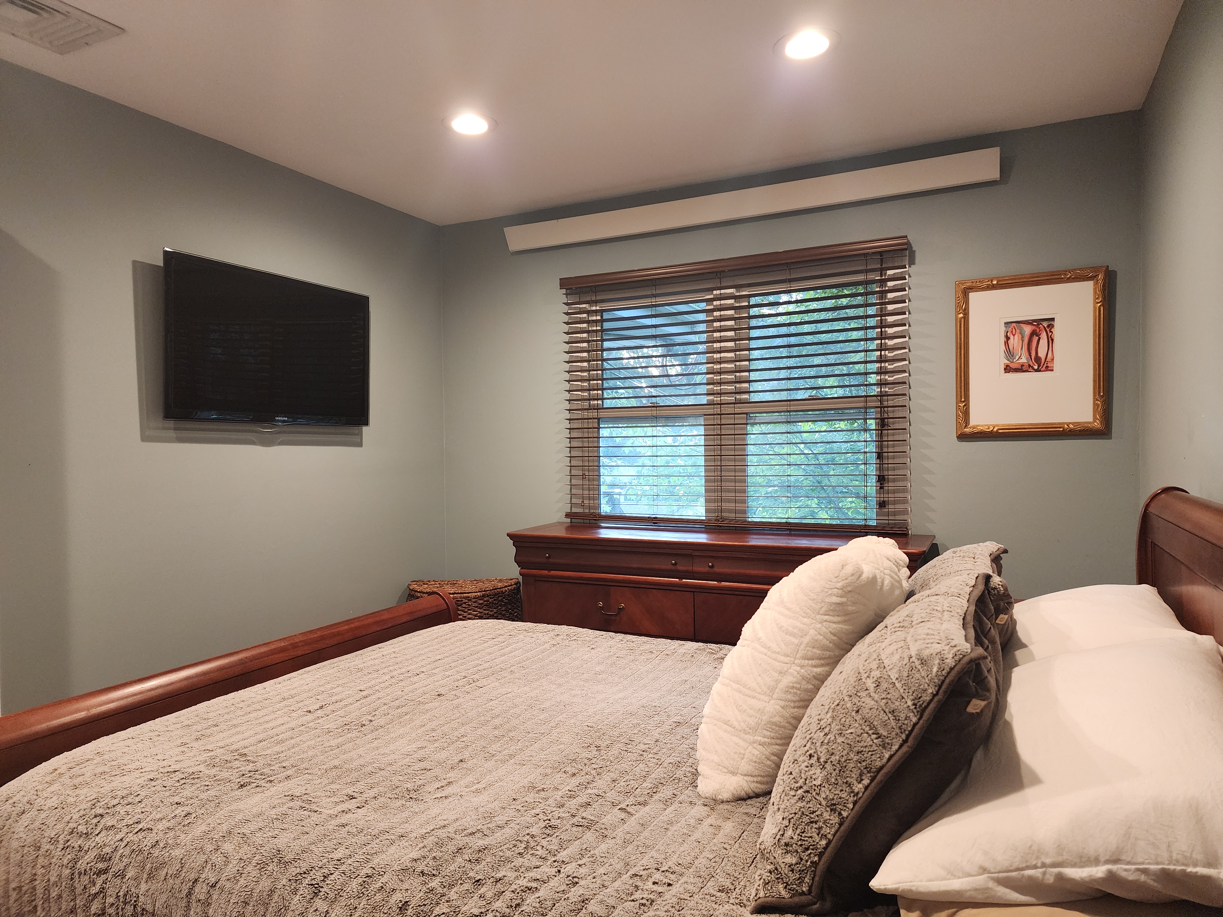 Bloomingdale, New Jersey, 07403, United States, 3 Bedrooms Bedrooms, ,2 BathroomsBathrooms,Residential,For Sale,1982593