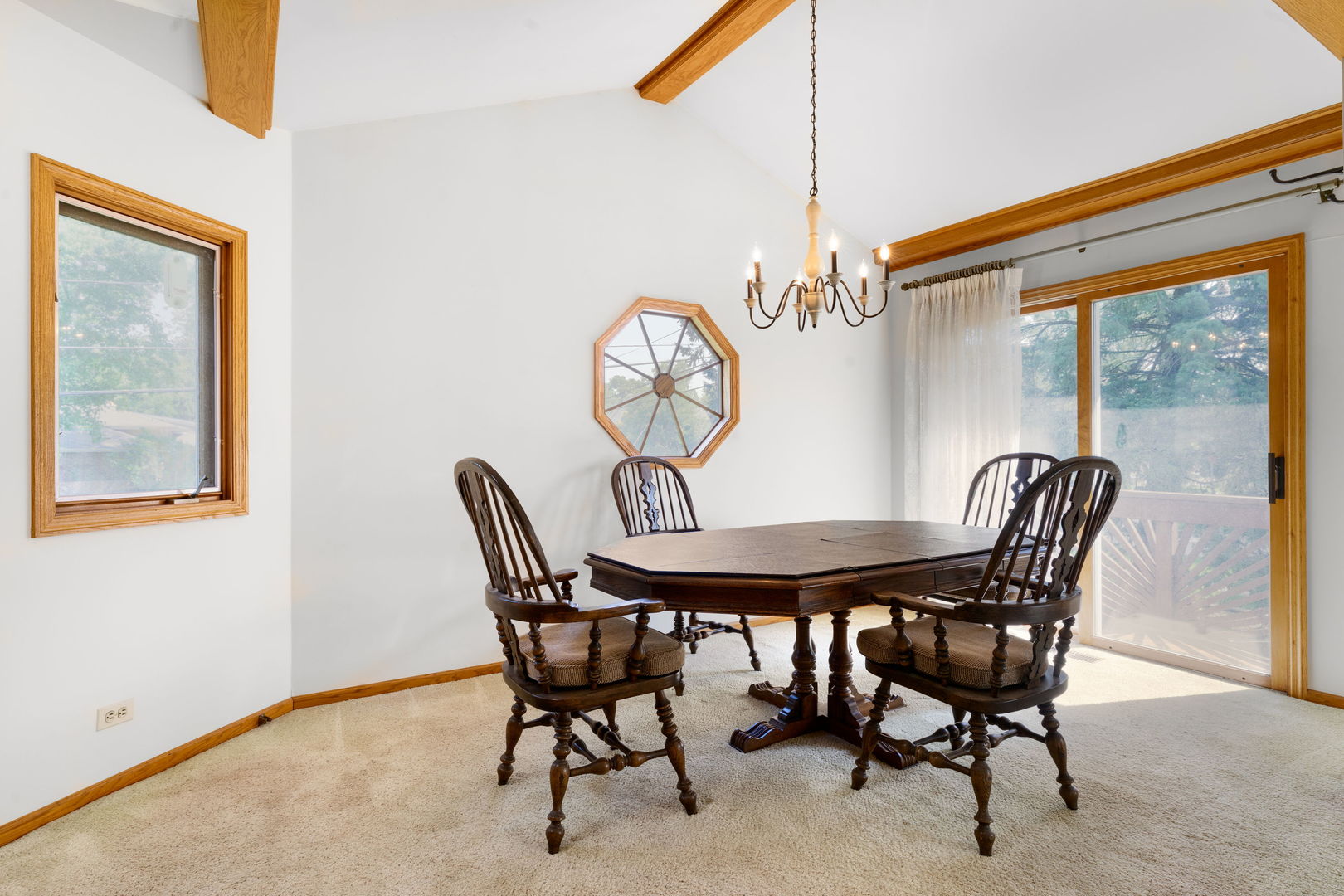 Palatine, Illinois, 60067, United States, 5 Bedrooms Bedrooms, ,3 BathroomsBathrooms,Residential,For Sale,1901159